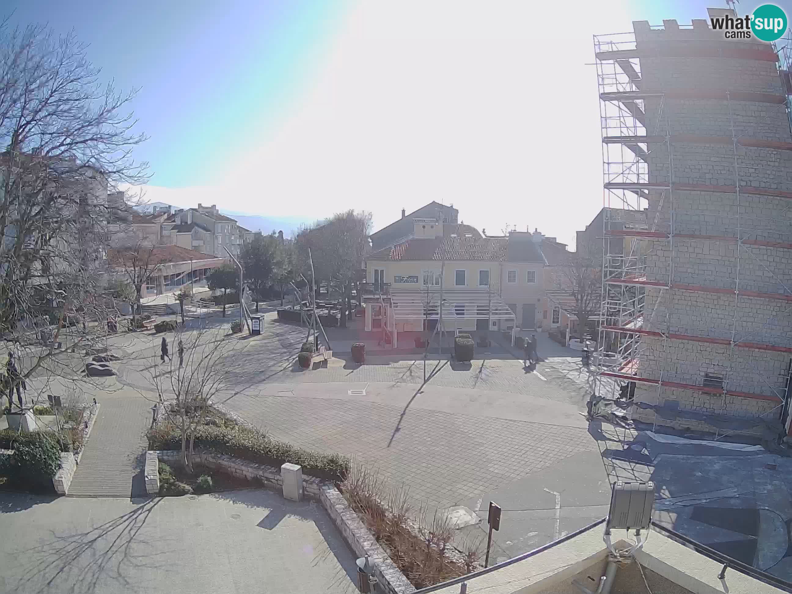 Webcam live – Novi Vinodolski – Main street Hrvatskih Branitelja