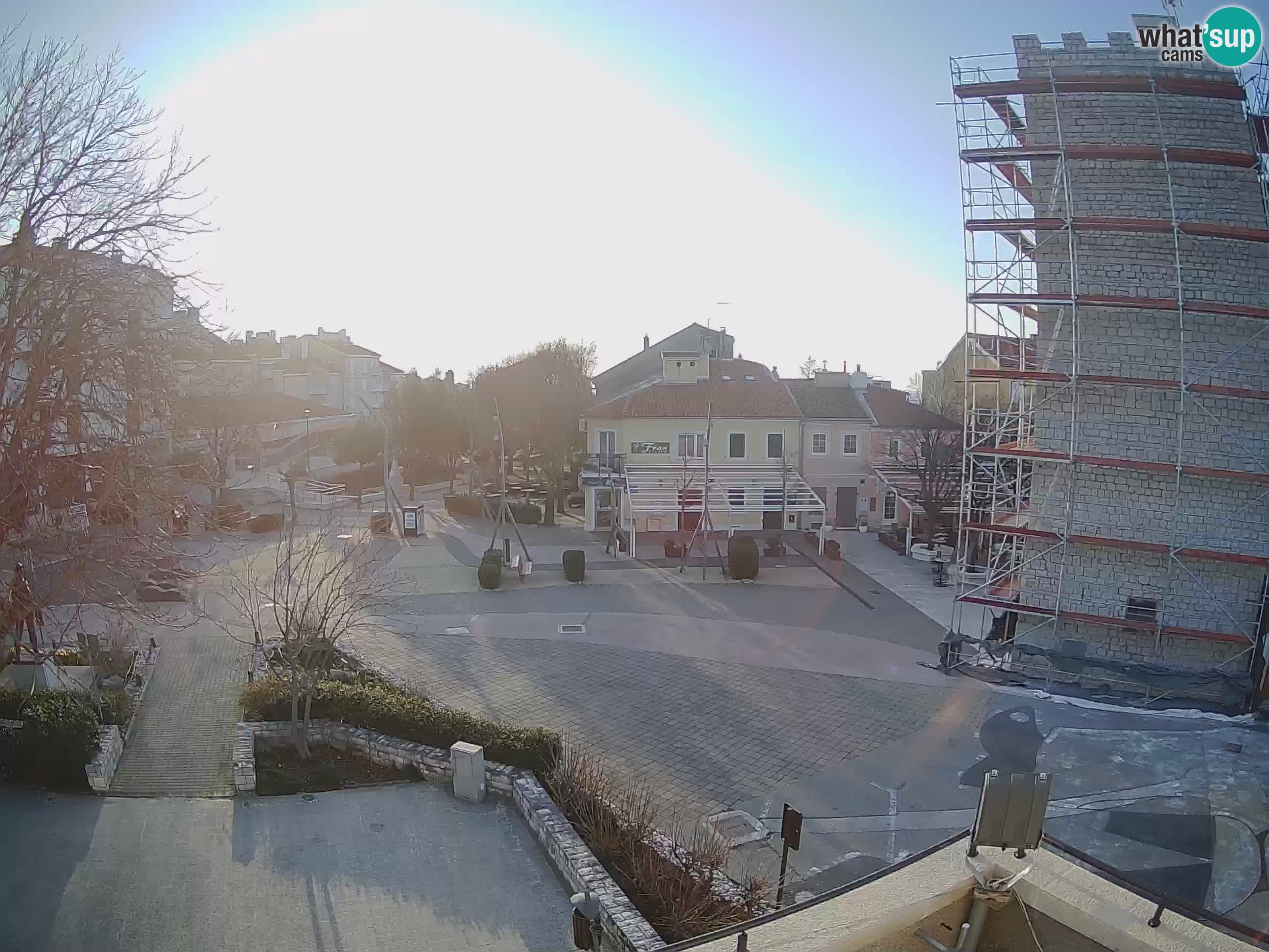 Webcam live – Novi Vinodolski – Main street Hrvatskih Branitelja