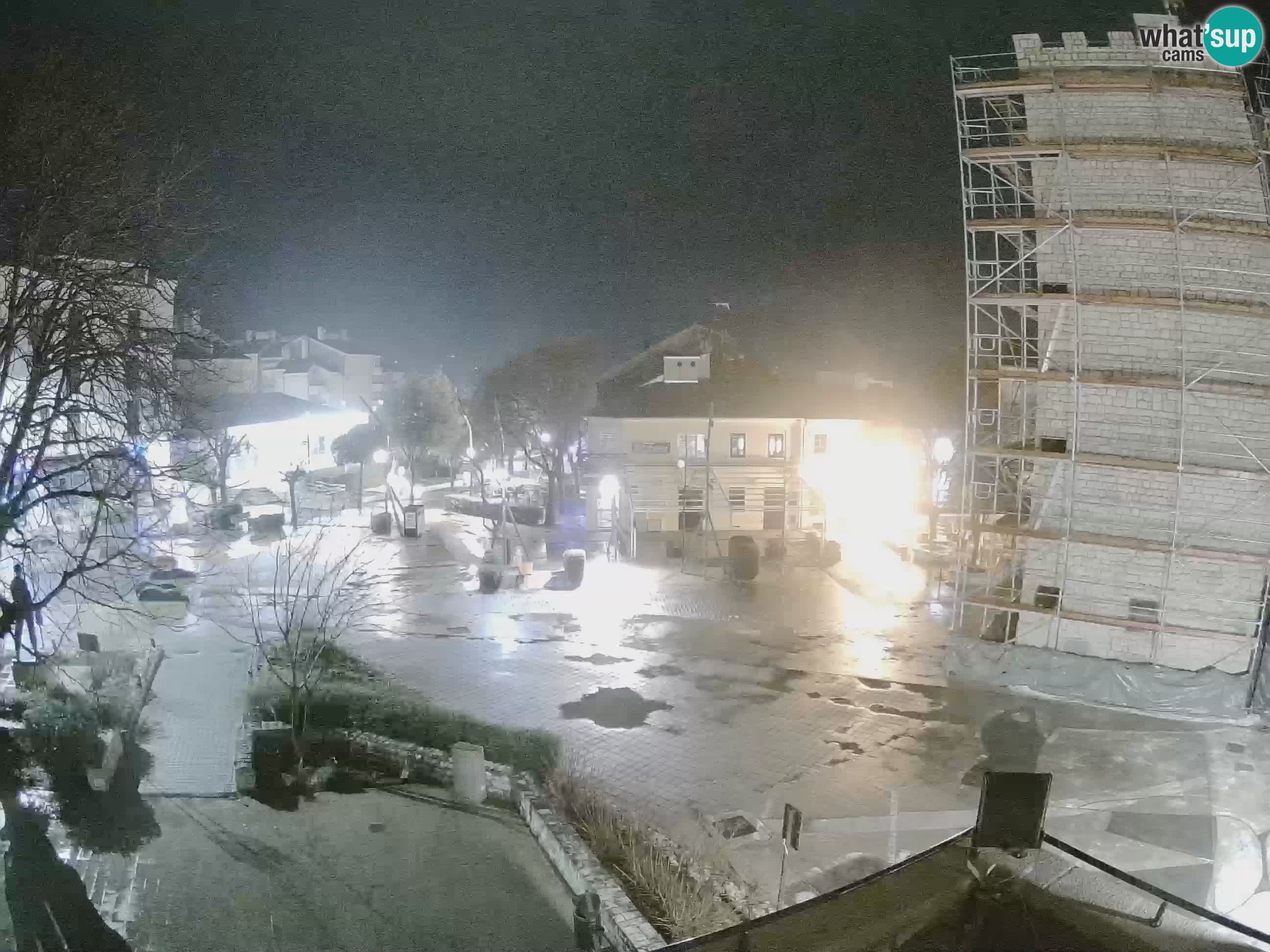 Webcam live – Novi Vinodolski – Main street Hrvatskih Branitelja