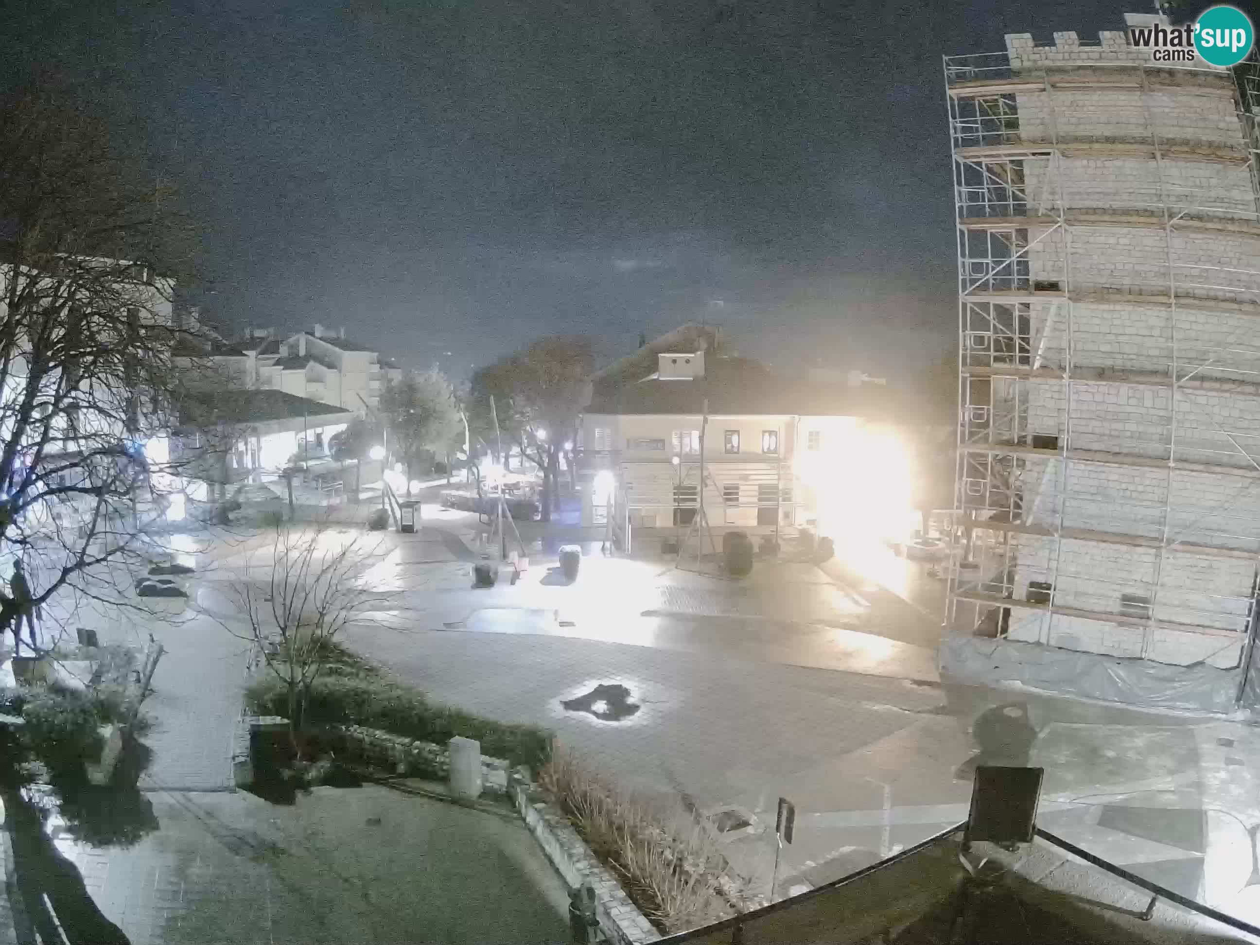 Webcam live – Novi Vinodolski – Main street Hrvatskih Branitelja