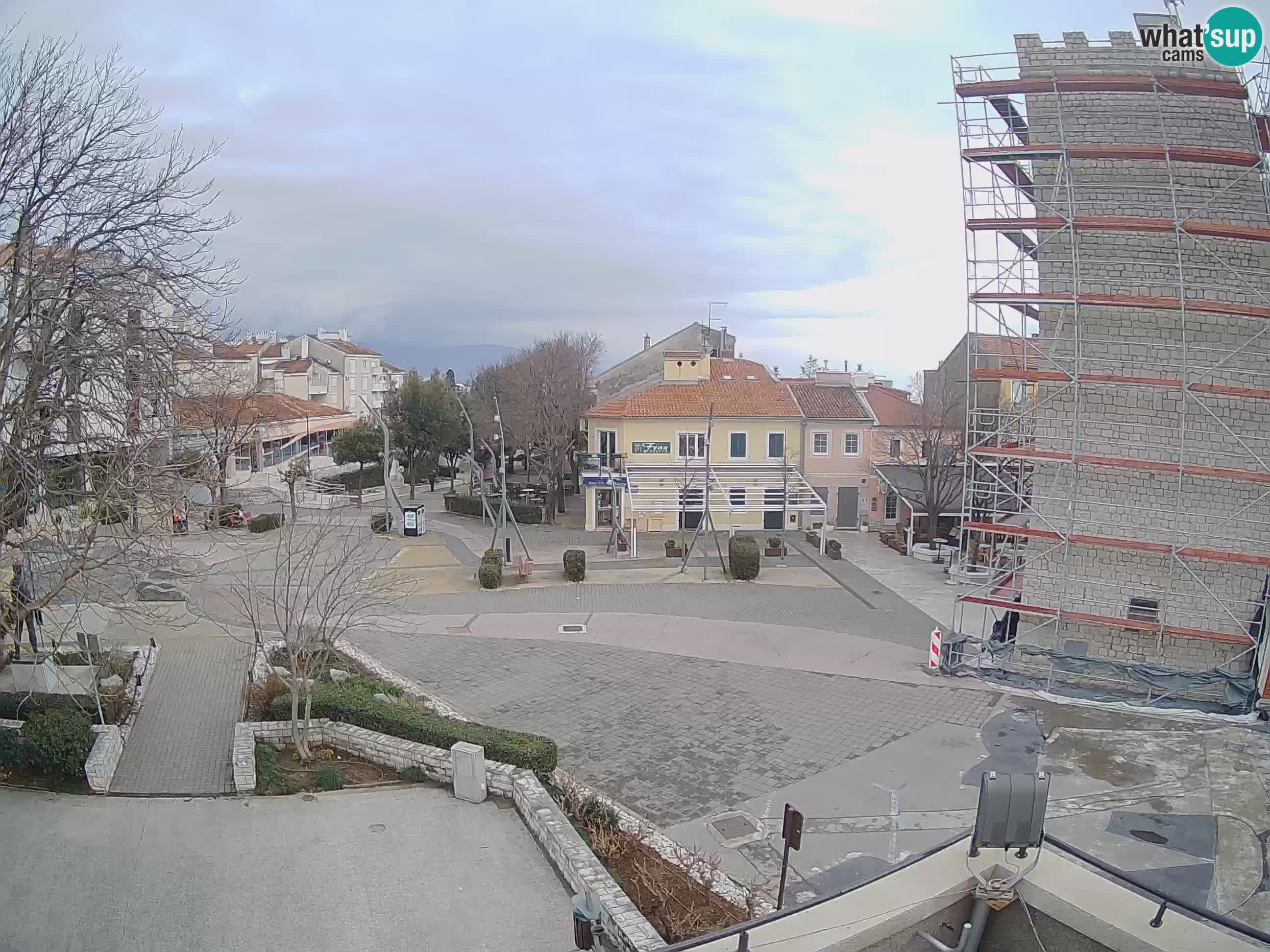 Webcam live – Novi Vinodolski – Main street Hrvatskih Branitelja