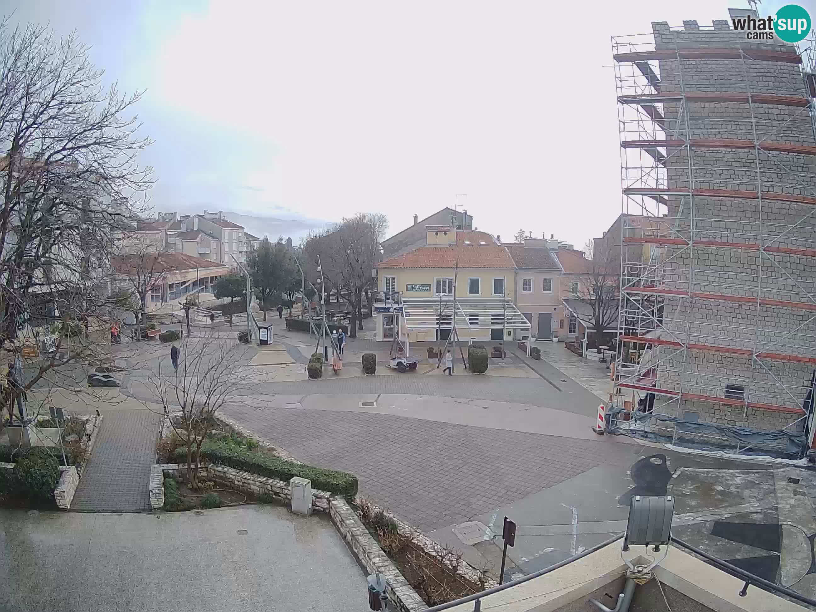 Webcam live – Novi Vinodolski – Main street Hrvatskih Branitelja