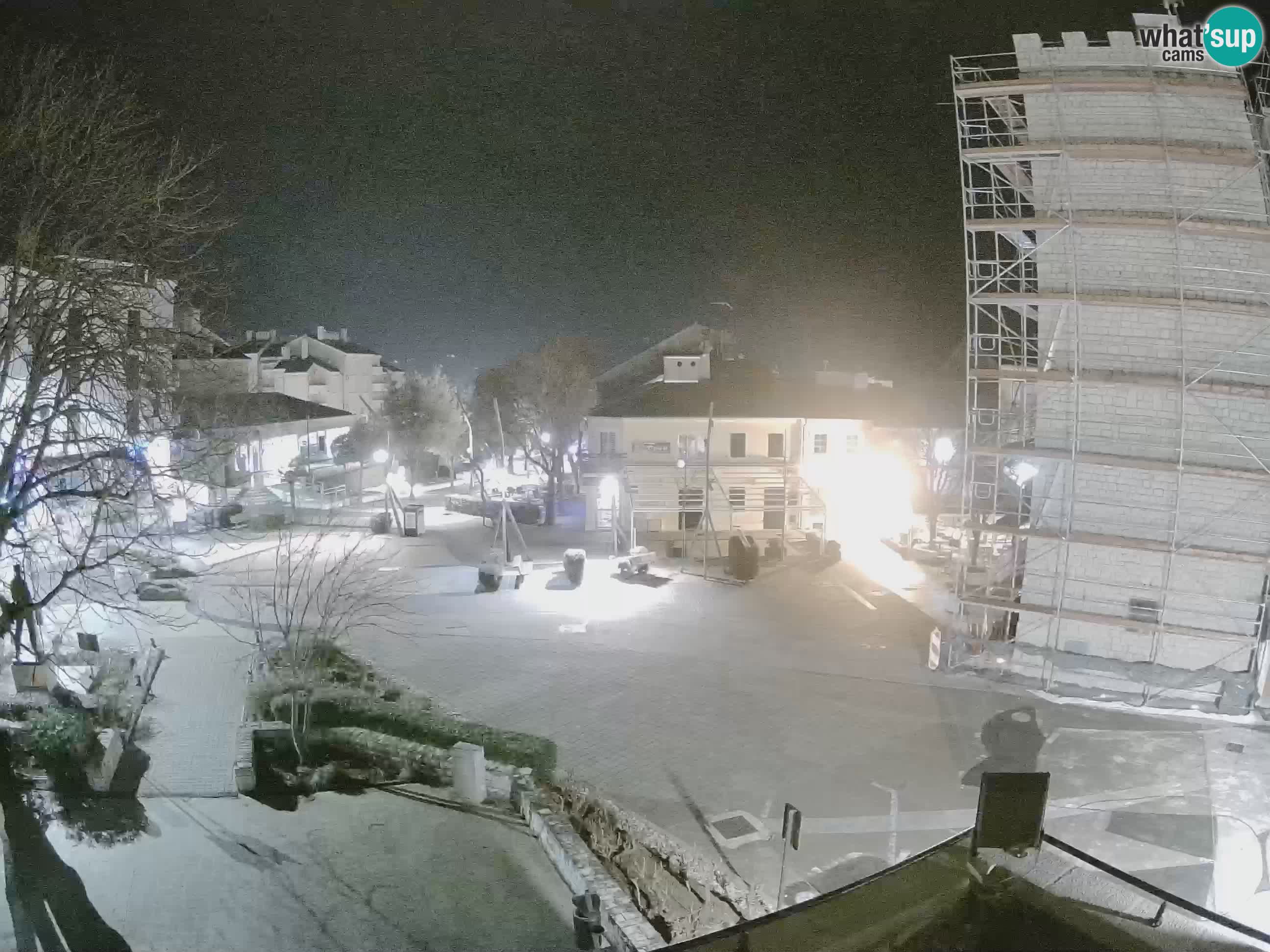 Webcam live – Novi Vinodolski – Main street Hrvatskih Branitelja