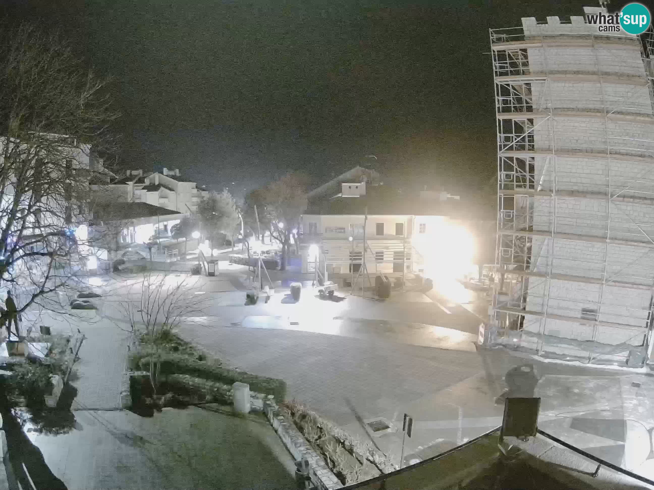 Webcam live – Novi Vinodolski – Main street Hrvatskih Branitelja