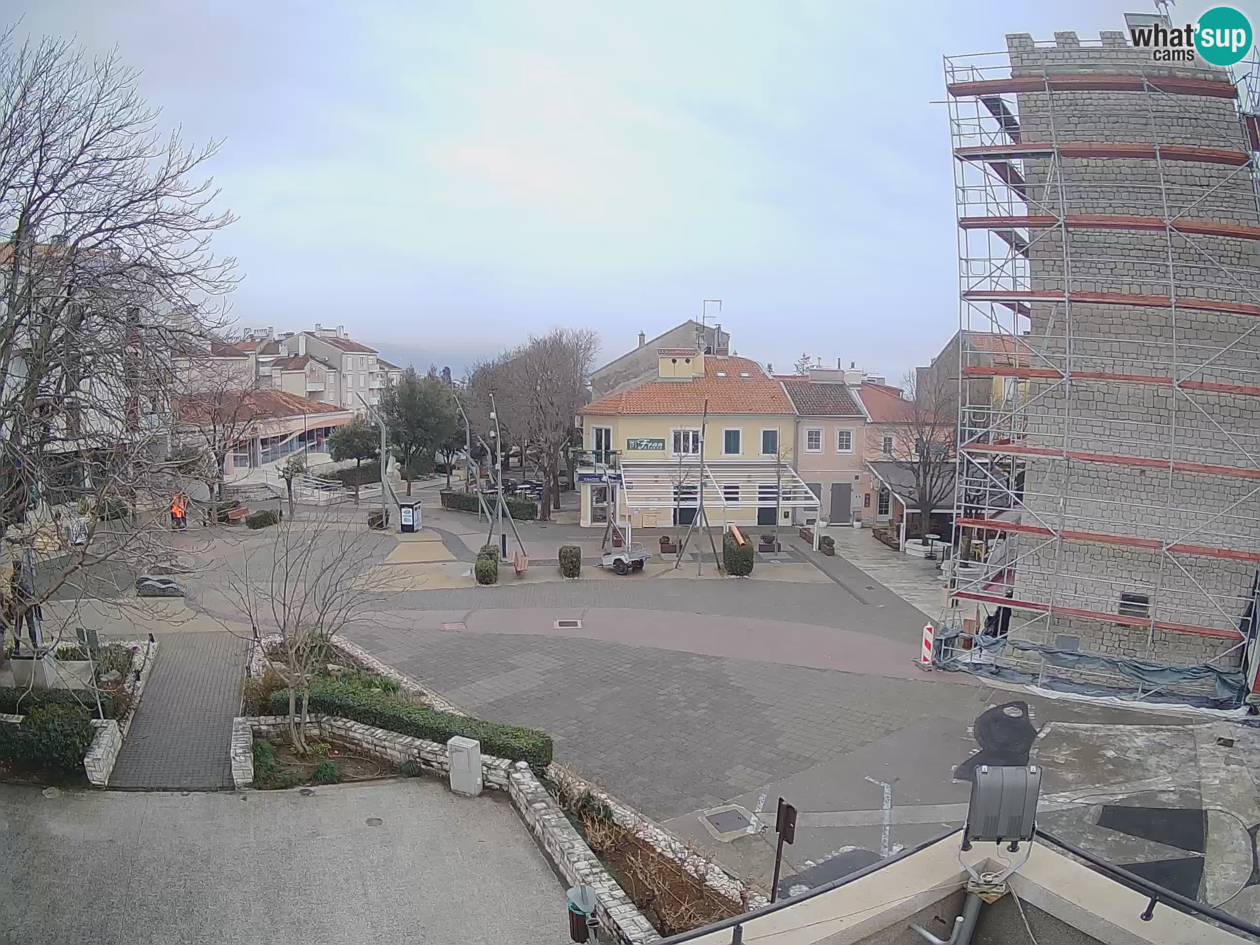 Webcam live – Novi Vinodolski – Main street Hrvatskih Branitelja