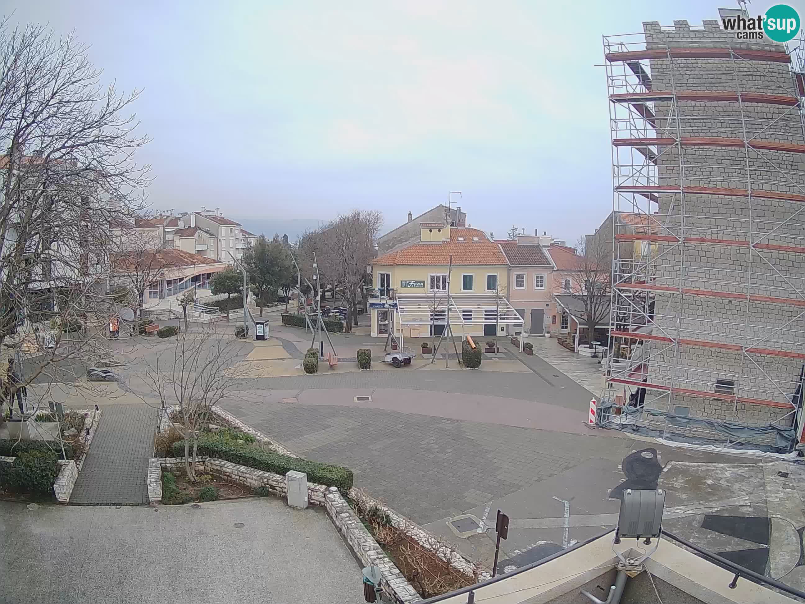 Webcam live – Novi Vinodolski – Main street Hrvatskih Branitelja