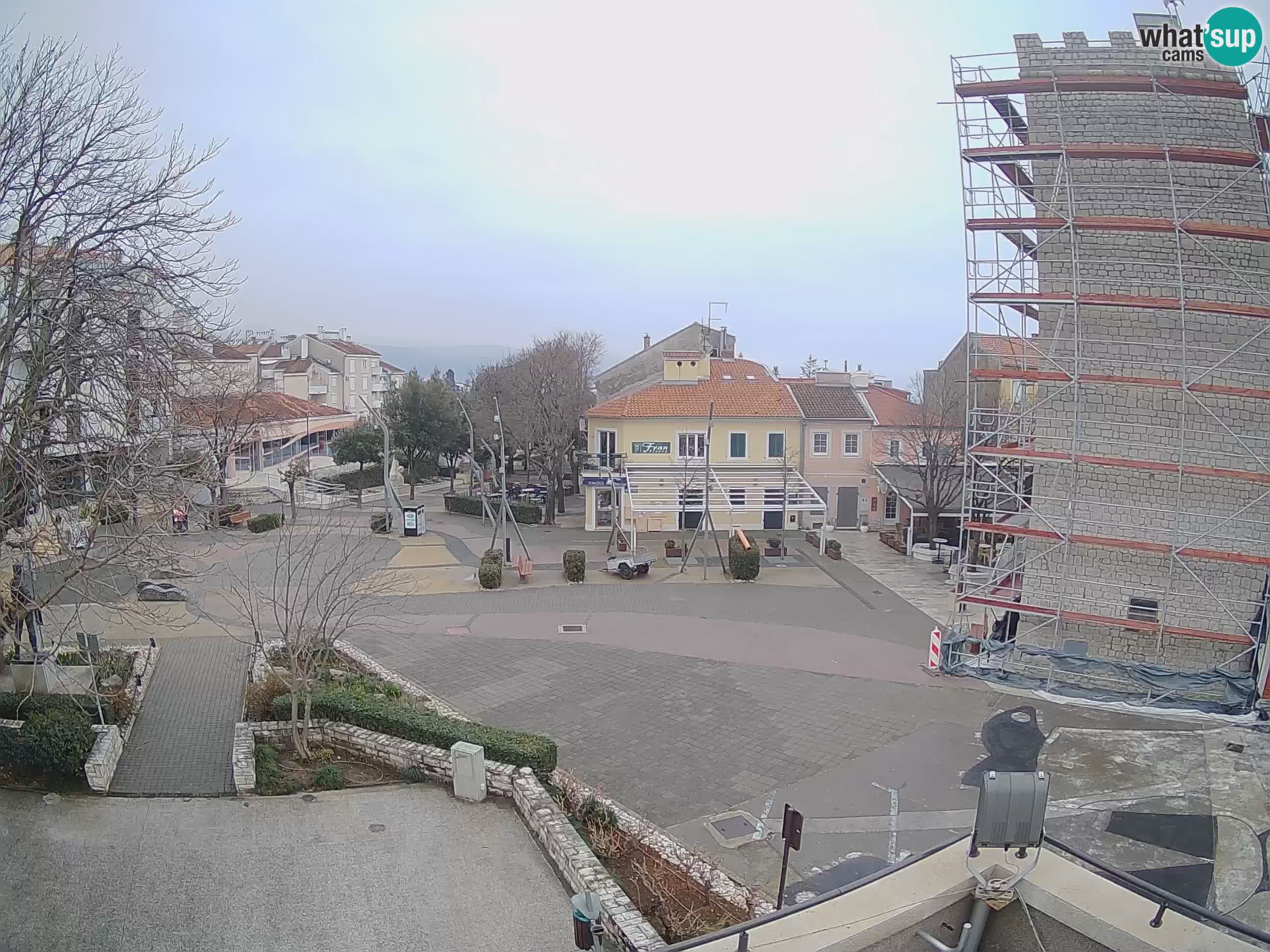 Webcam live – Novi Vinodolski – Main street Hrvatskih Branitelja