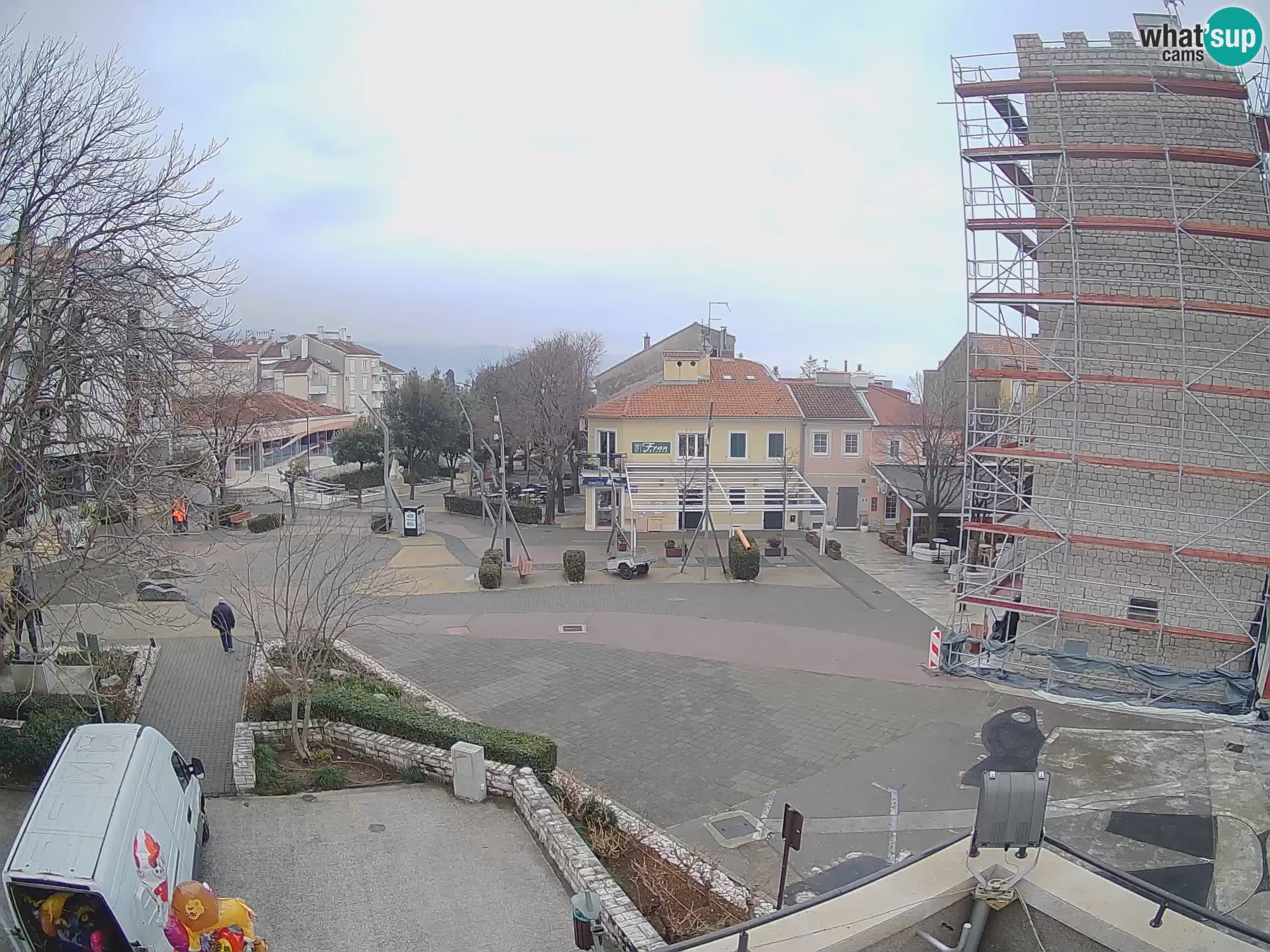 Webcam live – Novi Vinodolski – Main street Hrvatskih Branitelja