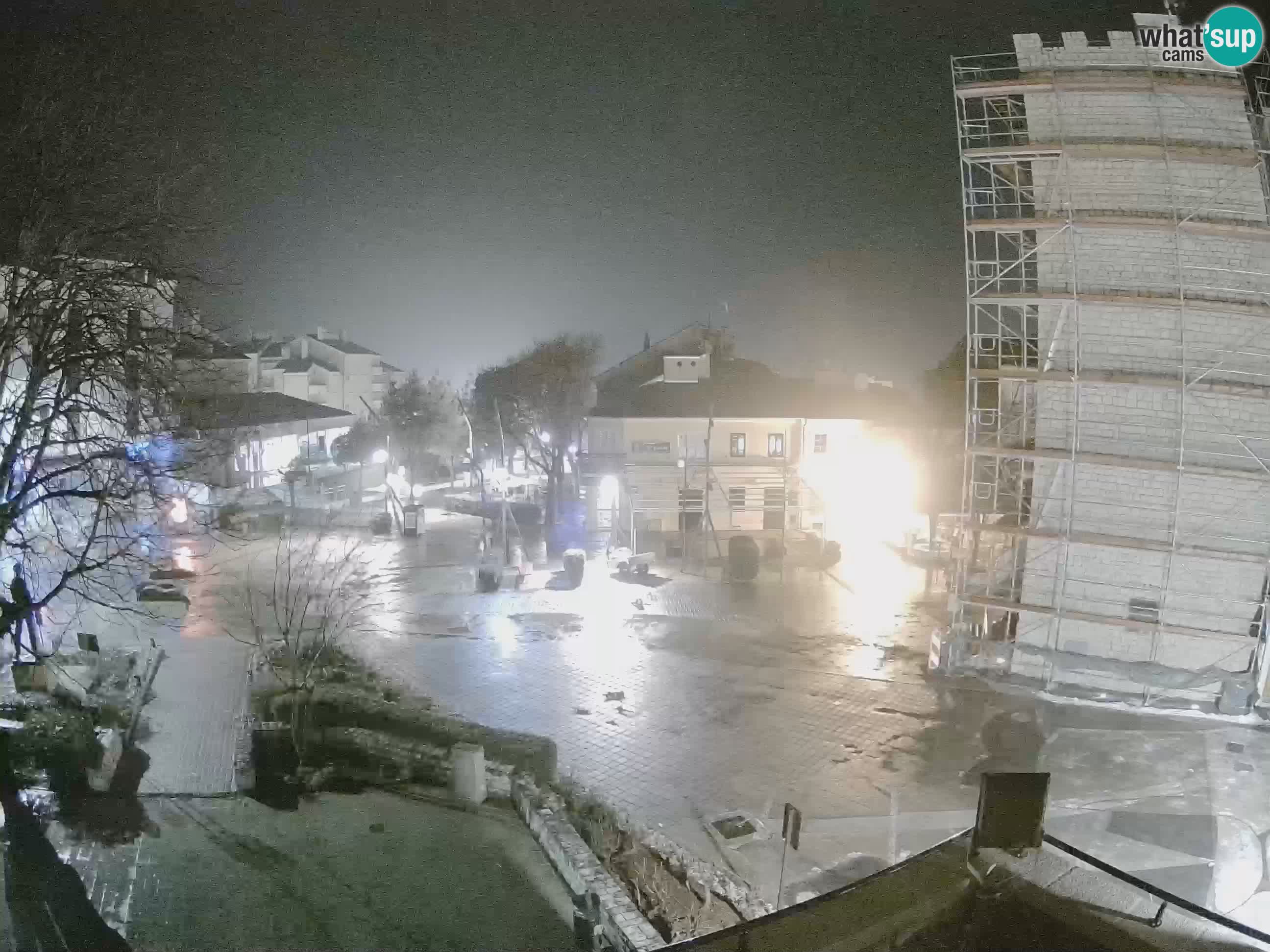 Webcam live – Novi Vinodolski – Main street Hrvatskih Branitelja