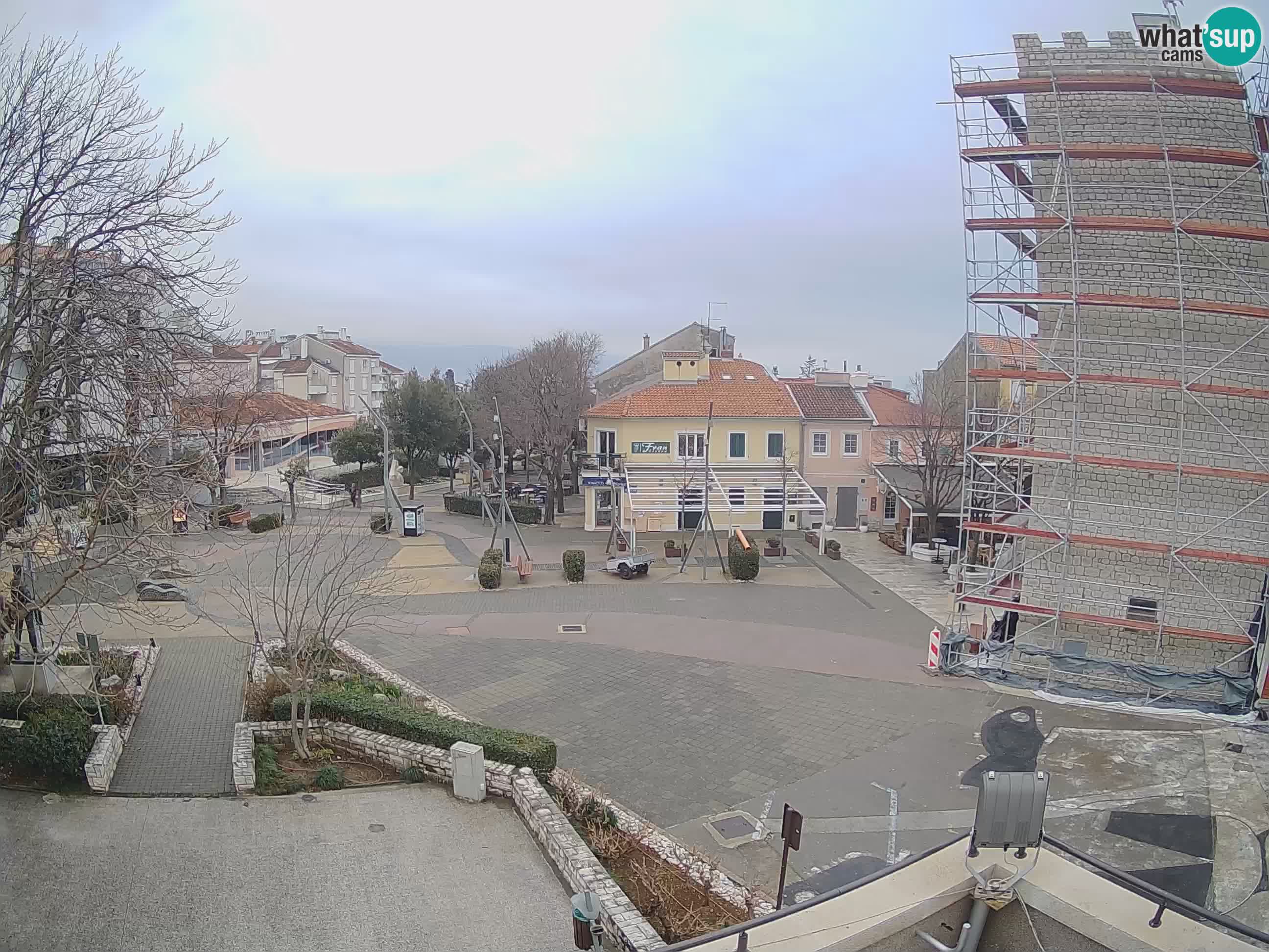 Webcam live – Novi Vinodolski – Main street Hrvatskih Branitelja