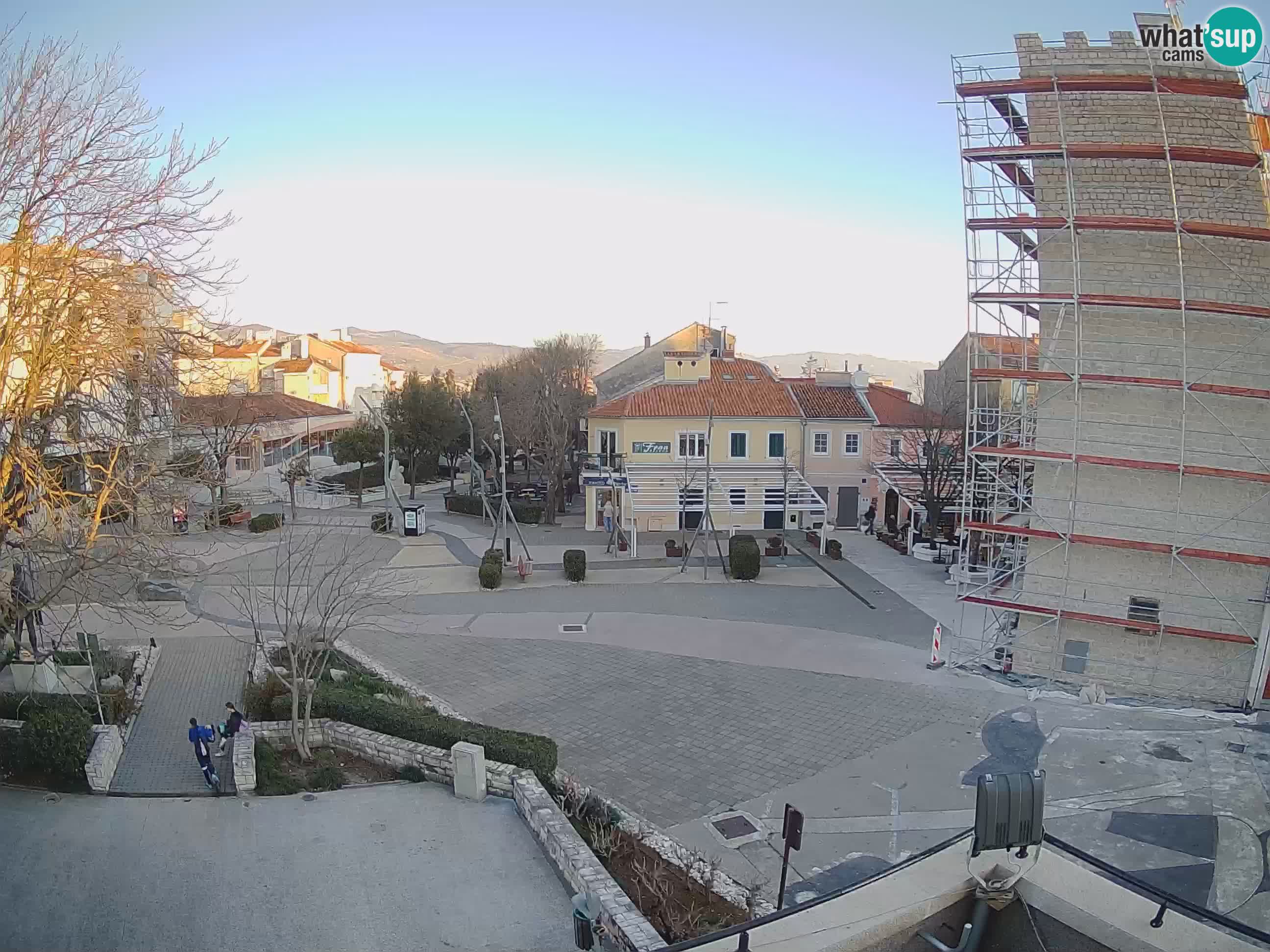 Webcam live – Novi Vinodolski – Main street Hrvatskih Branitelja