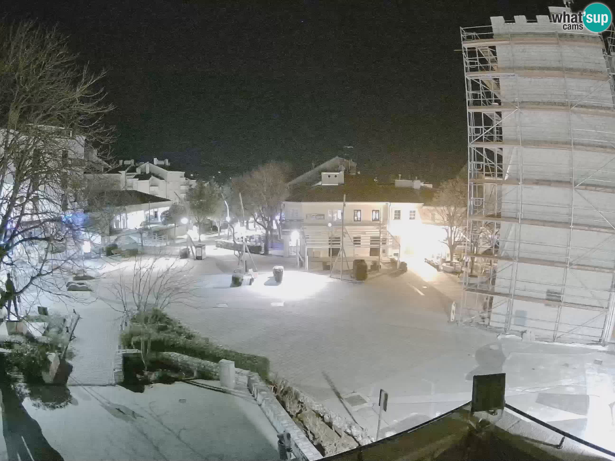 Webcam live – Novi Vinodolski – Main street Hrvatskih Branitelja