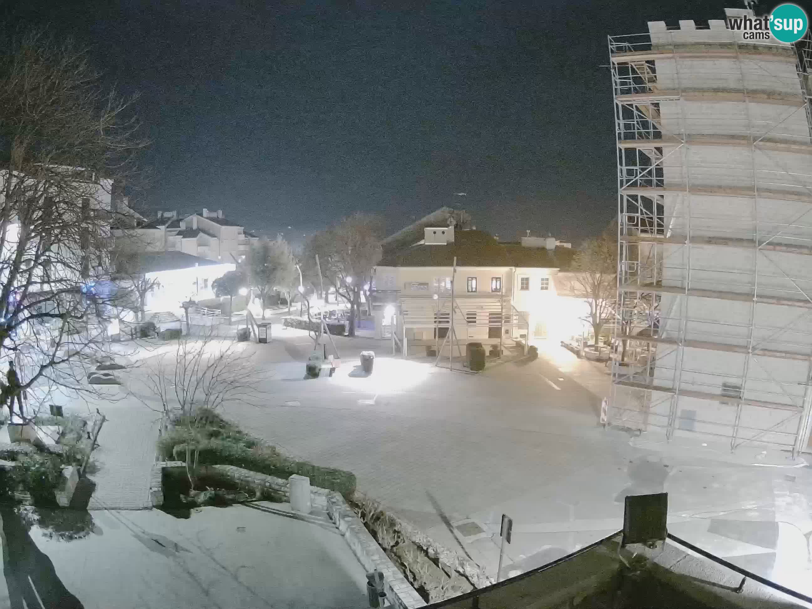 Webcam live – Novi Vinodolski – Main street Hrvatskih Branitelja