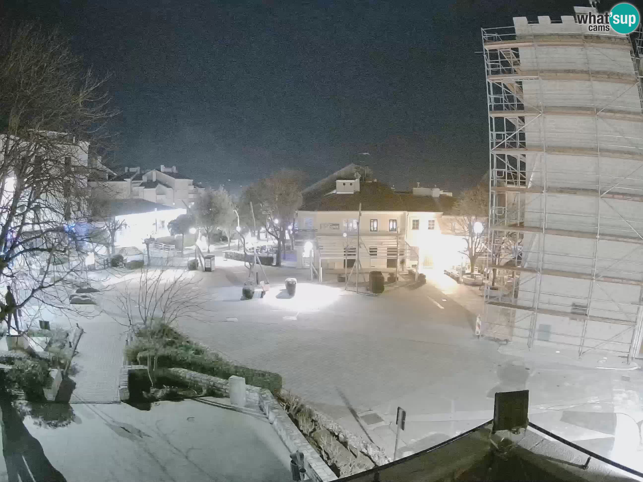 Webcam live – Novi Vinodolski – Main street Hrvatskih Branitelja