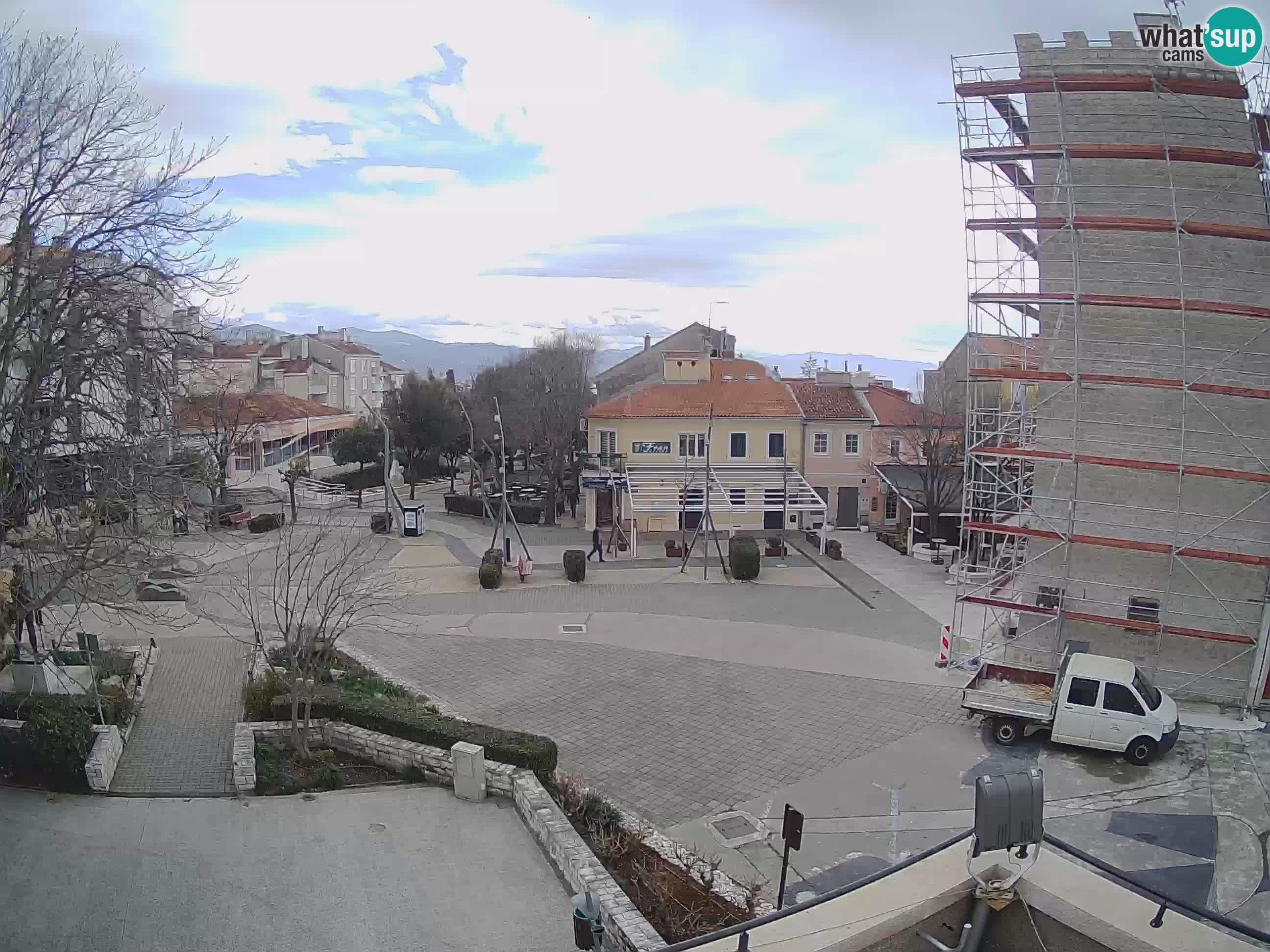 Webcam live – Novi Vinodolski – Main street Hrvatskih Branitelja