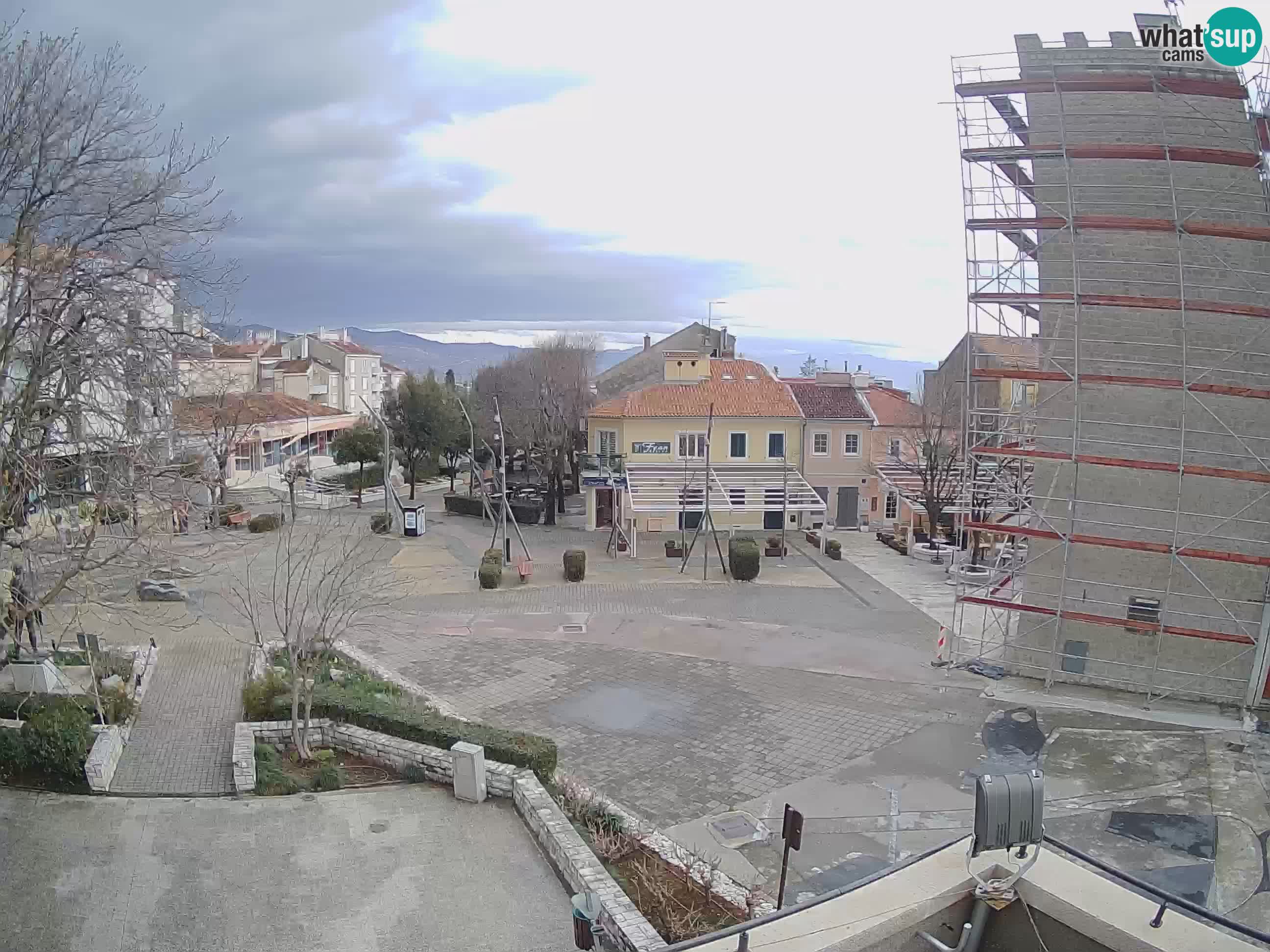 Webcam live – Novi Vinodolski – Main street Hrvatskih Branitelja