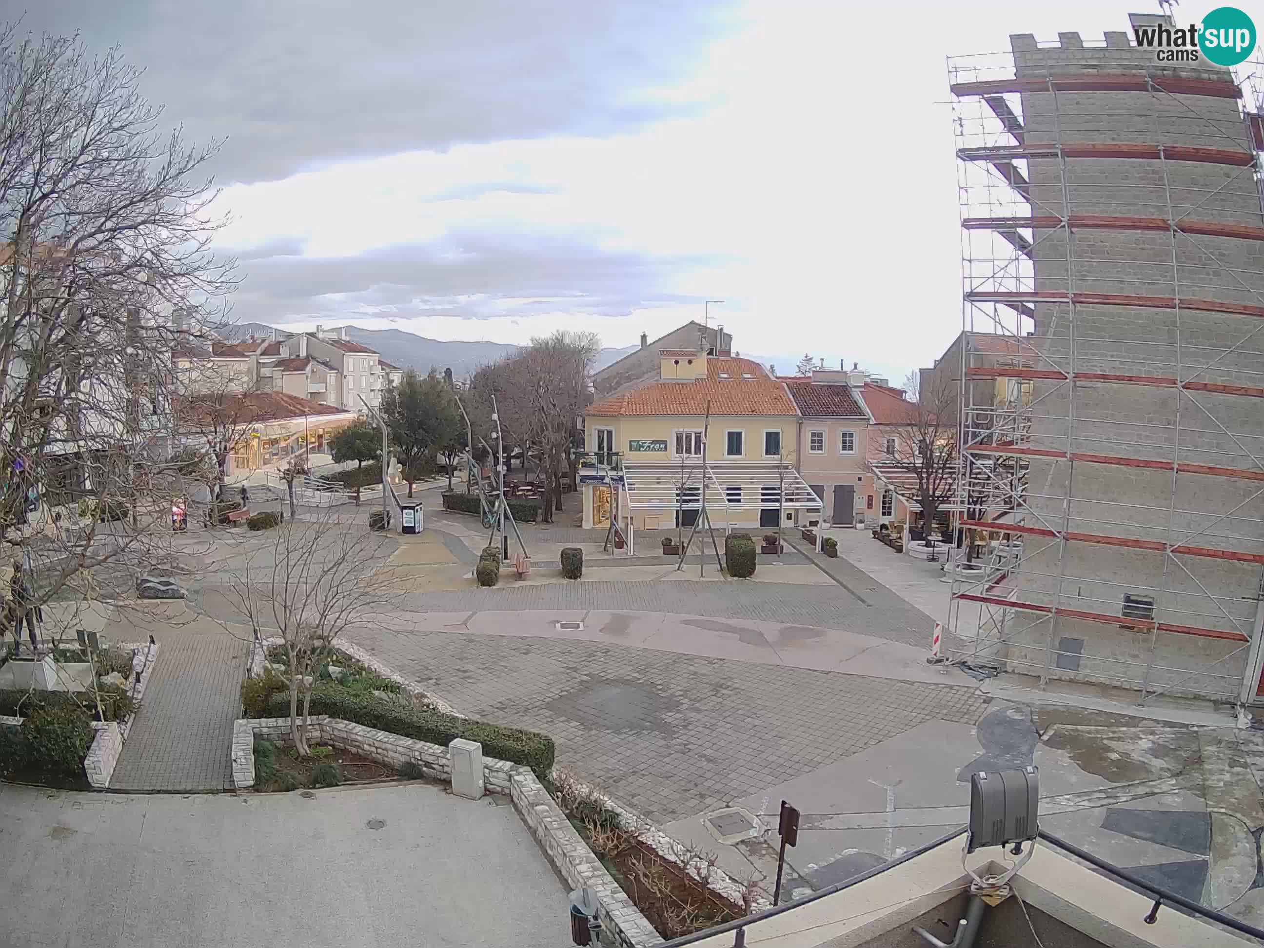 Webcam live – Novi Vinodolski – Main street Hrvatskih Branitelja