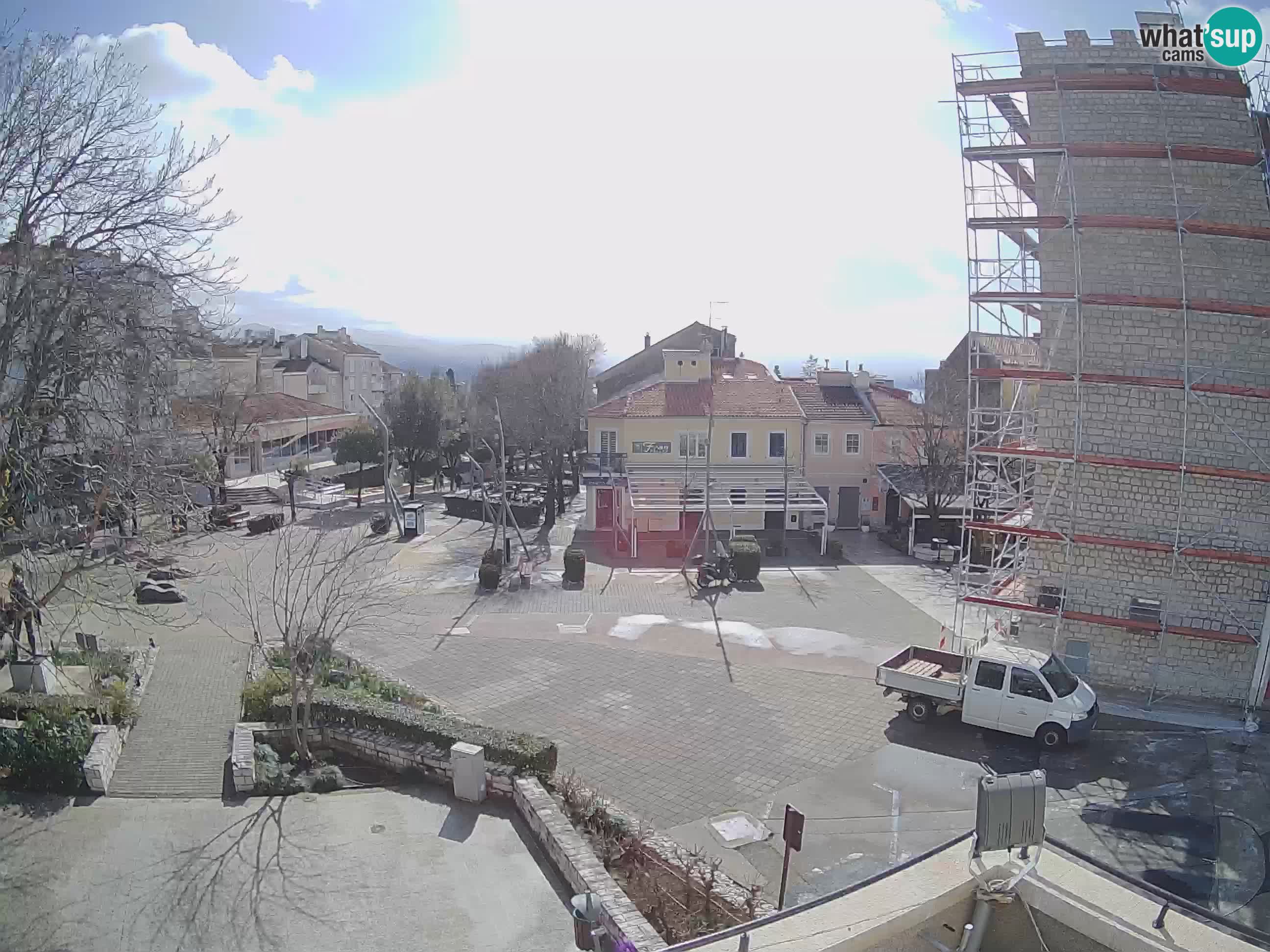 Webcam live – Novi Vinodolski – Main street Hrvatskih Branitelja