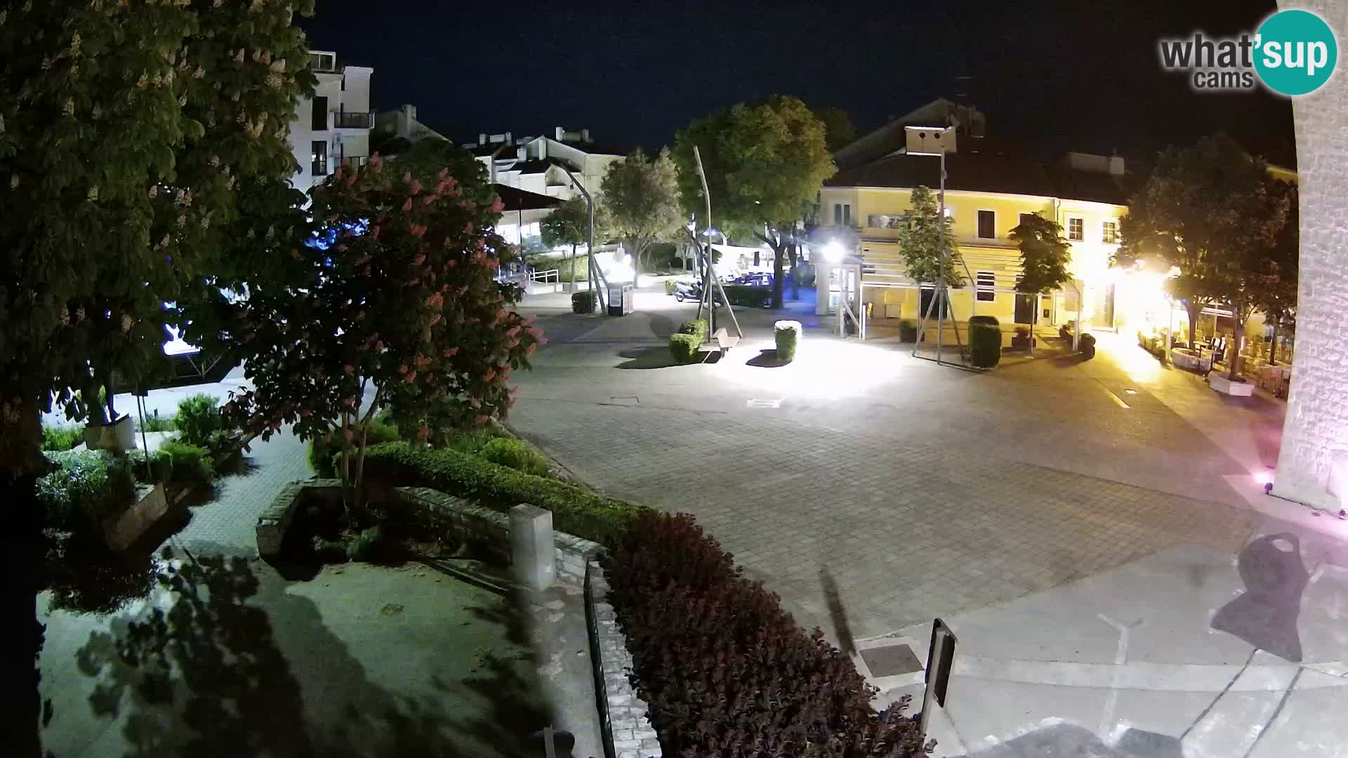 Webcam live – Novi Vinodolski – Main street Hrvatskih Branitelja