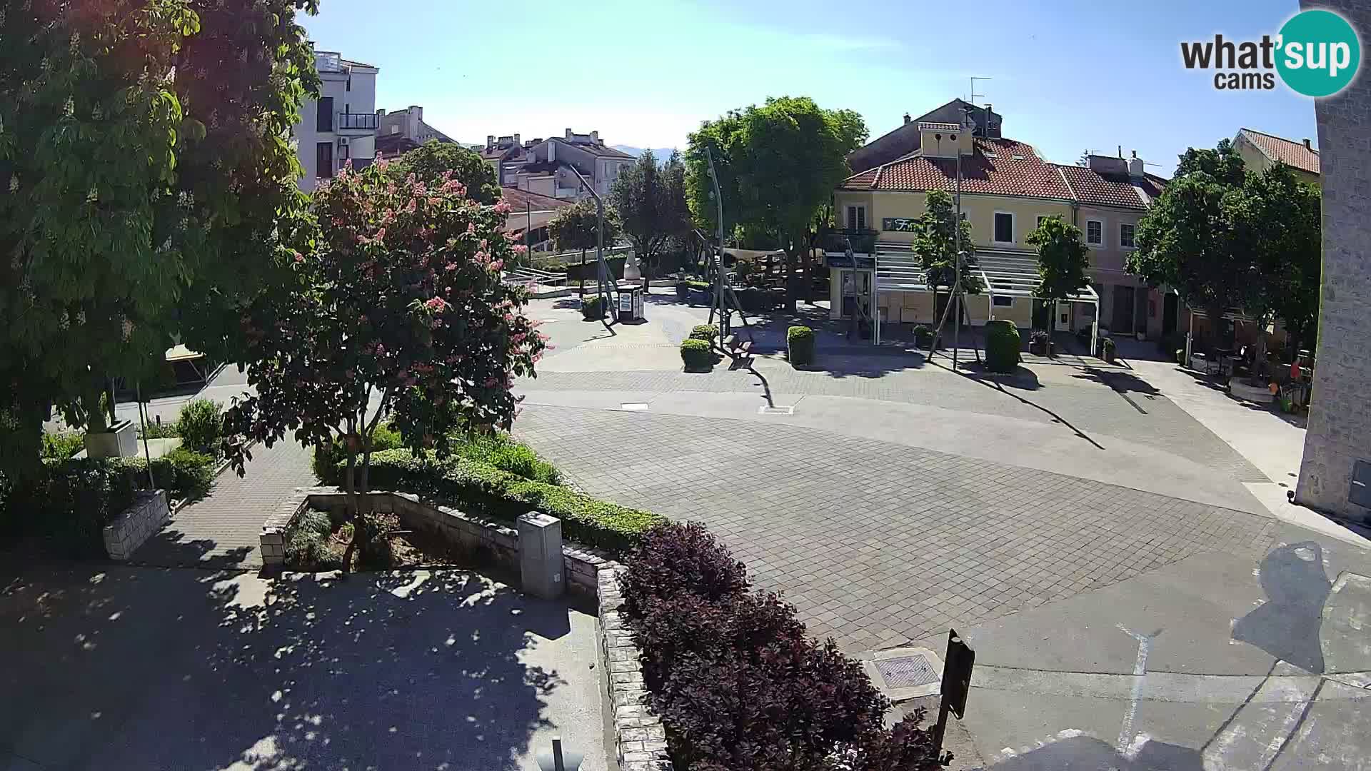 Webcam live – Novi Vinodolski – Main street Hrvatskih Branitelja