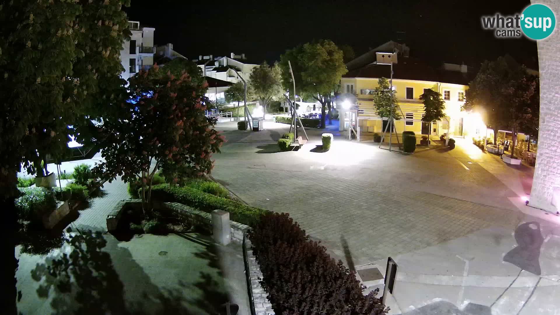 Webcam live – Novi Vinodolski – Main street Hrvatskih Branitelja