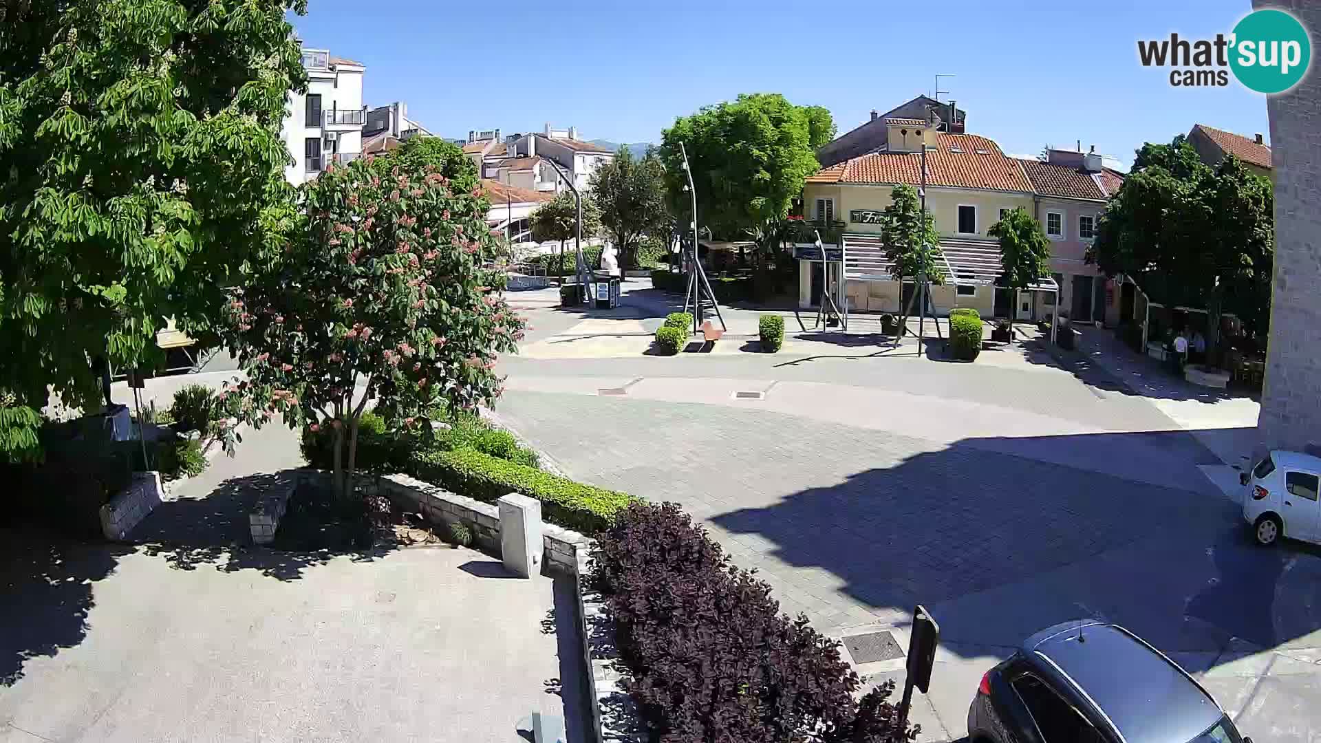 Webcam live – Novi Vinodolski – Main street Hrvatskih Branitelja