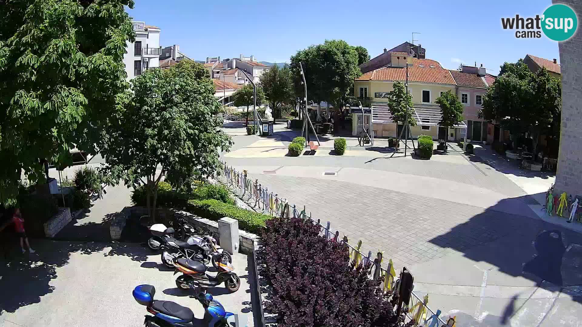 Webcam live – Novi Vinodolski – Main street Hrvatskih Branitelja