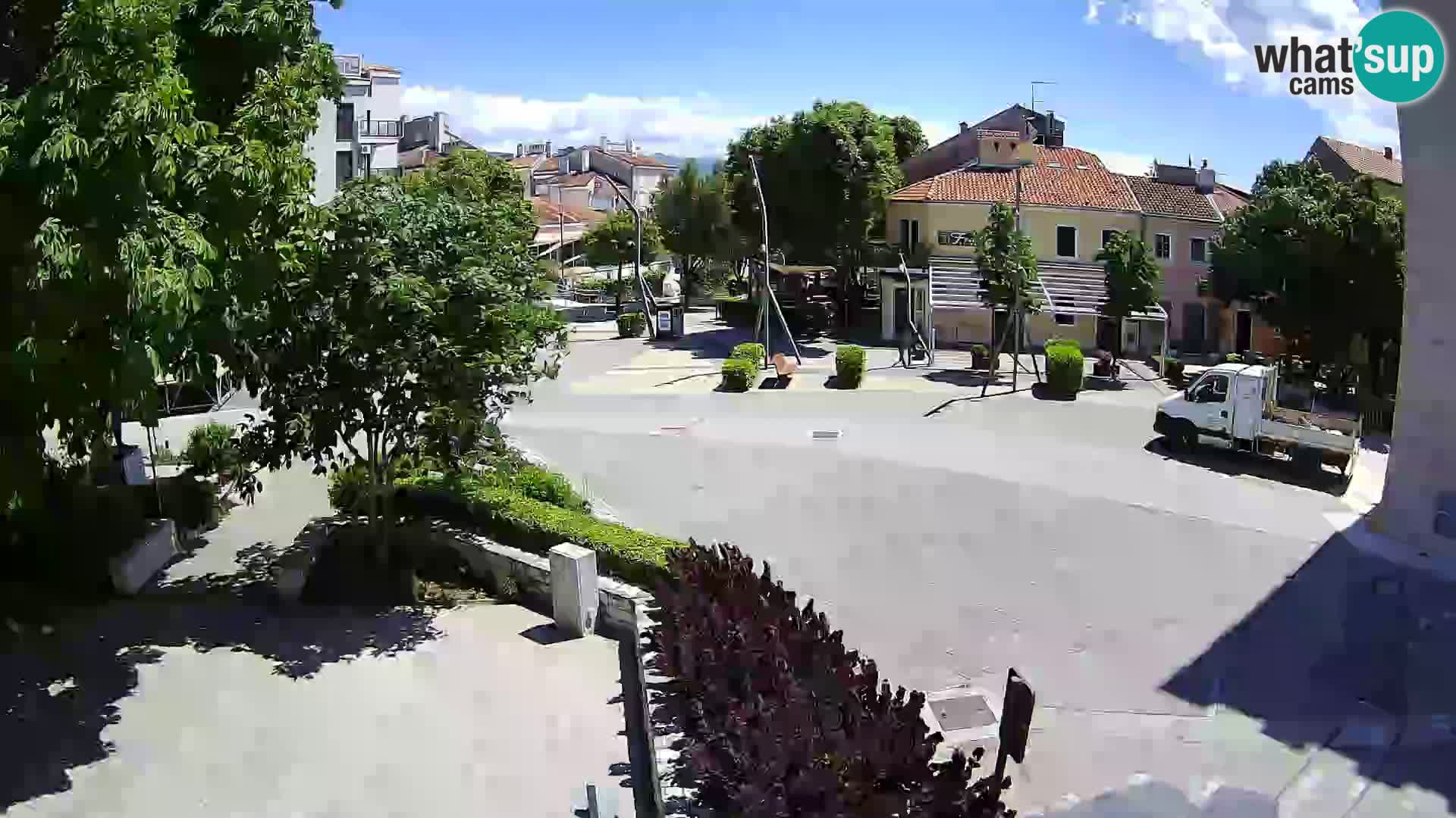 Webcam live – Novi Vinodolski – Main street Hrvatskih Branitelja