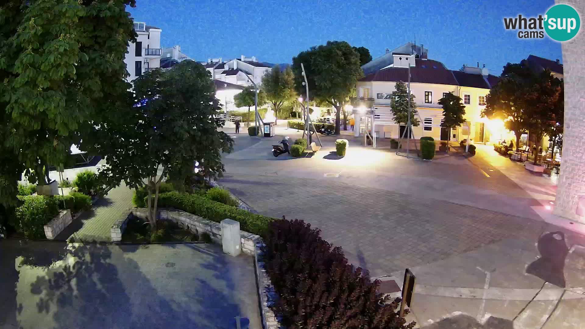 Spletna kamera – Novi Vinodolski –  Korzo Hrvatskih branitelja
