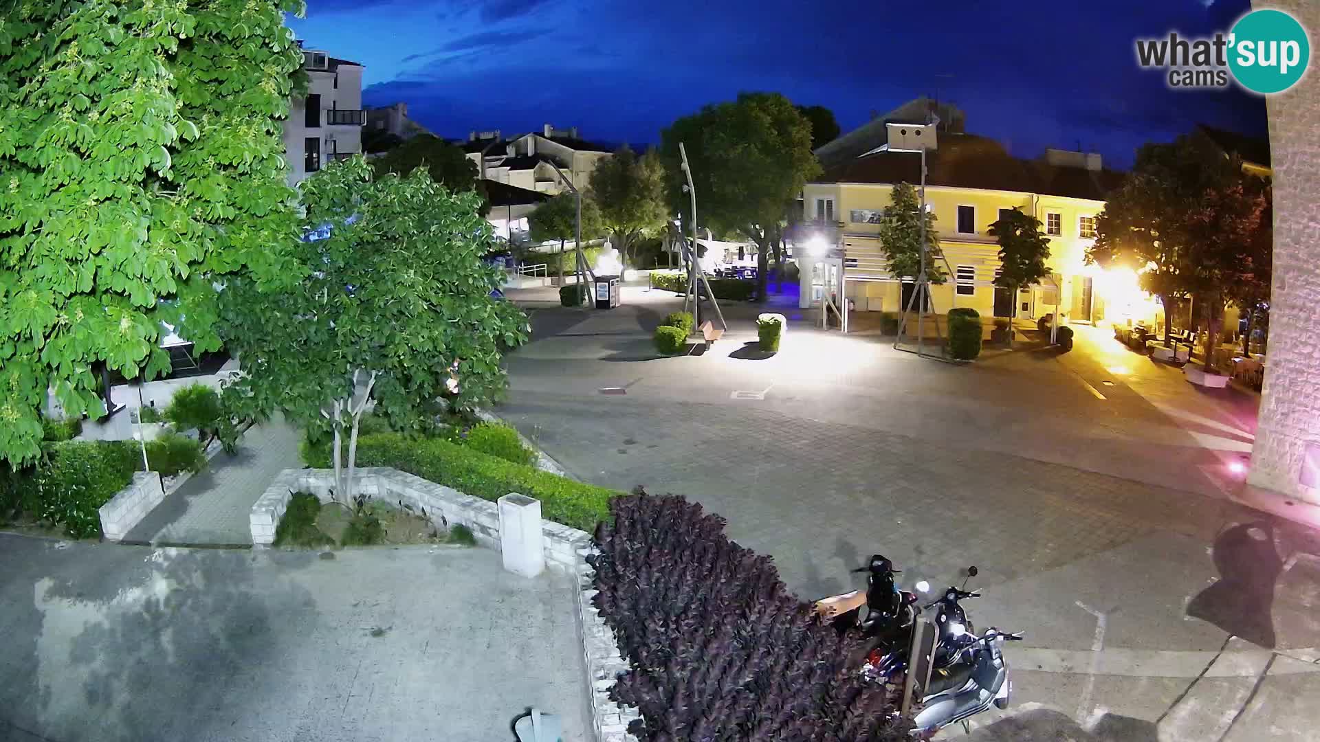 Webcam live – Novi Vinodolski – Main street Hrvatskih Branitelja