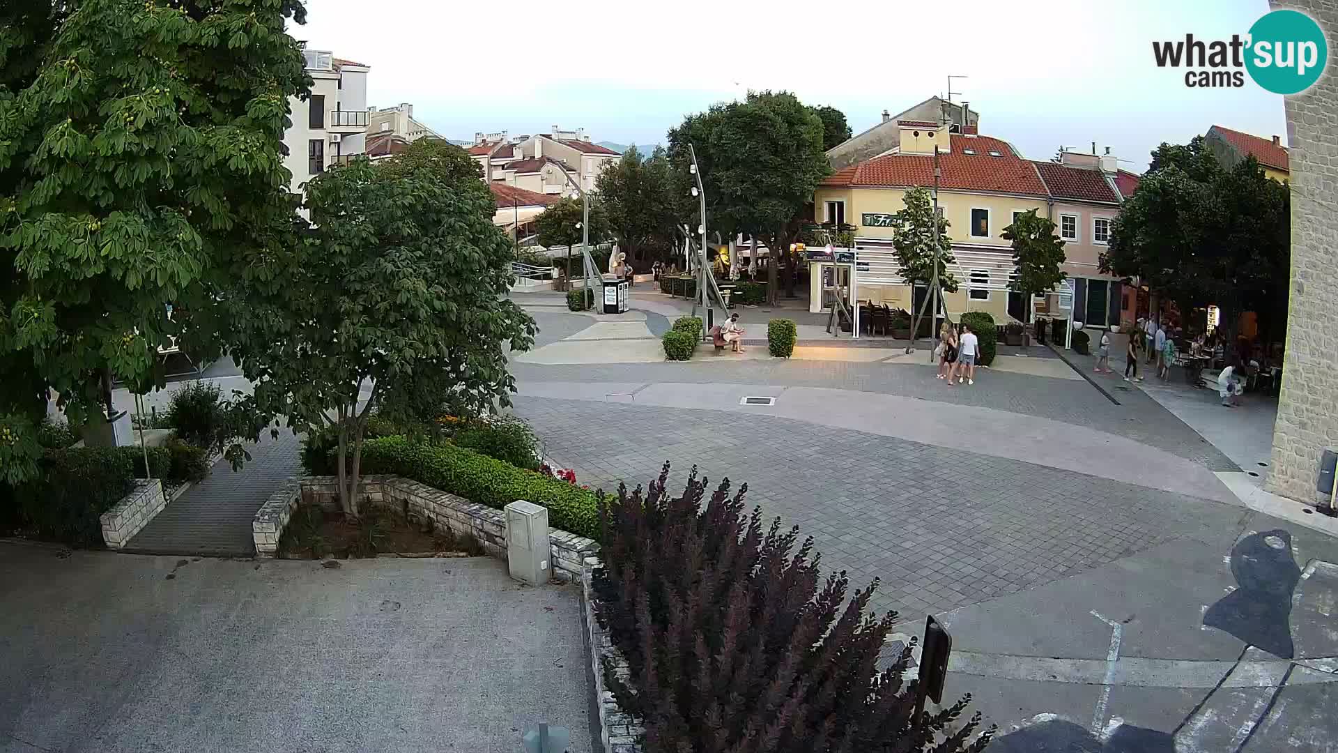 Webcam live – Novi Vinodolski – Main street Hrvatskih Branitelja