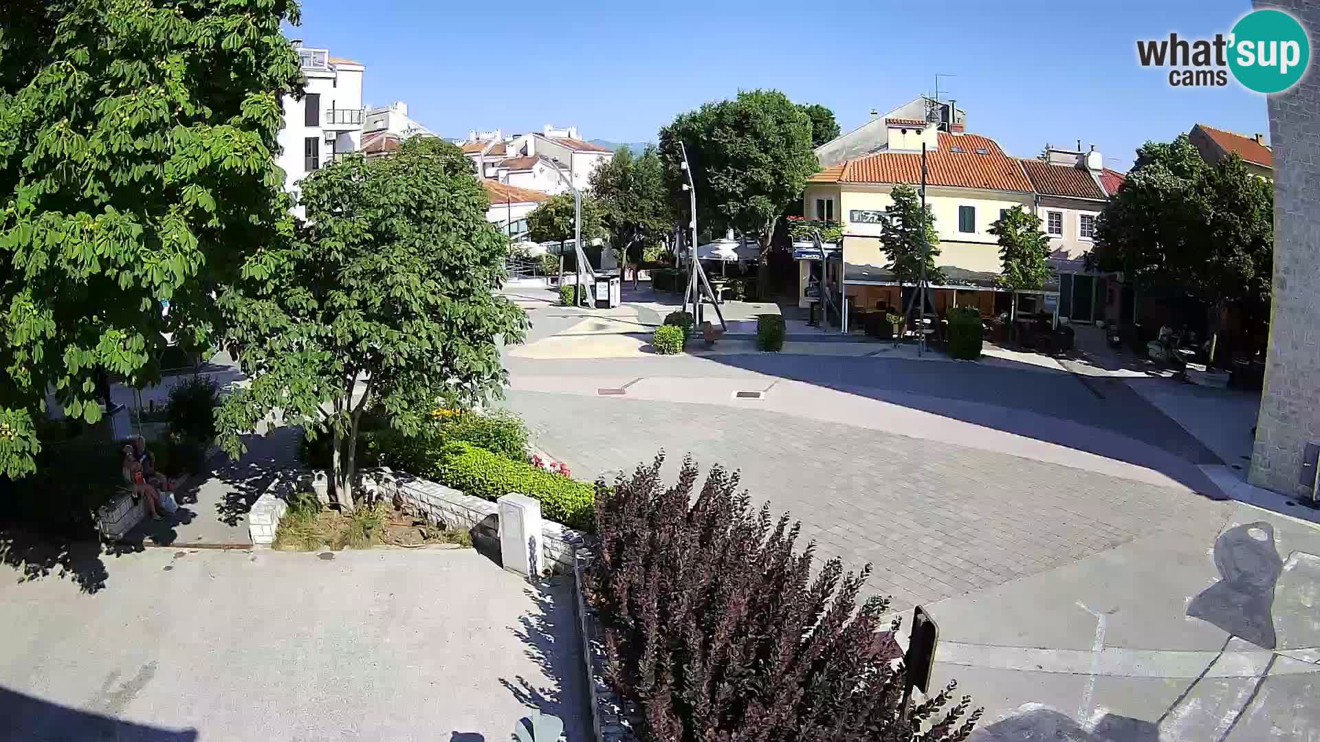 Webcam live – Novi Vinodolski – Main street Hrvatskih Branitelja