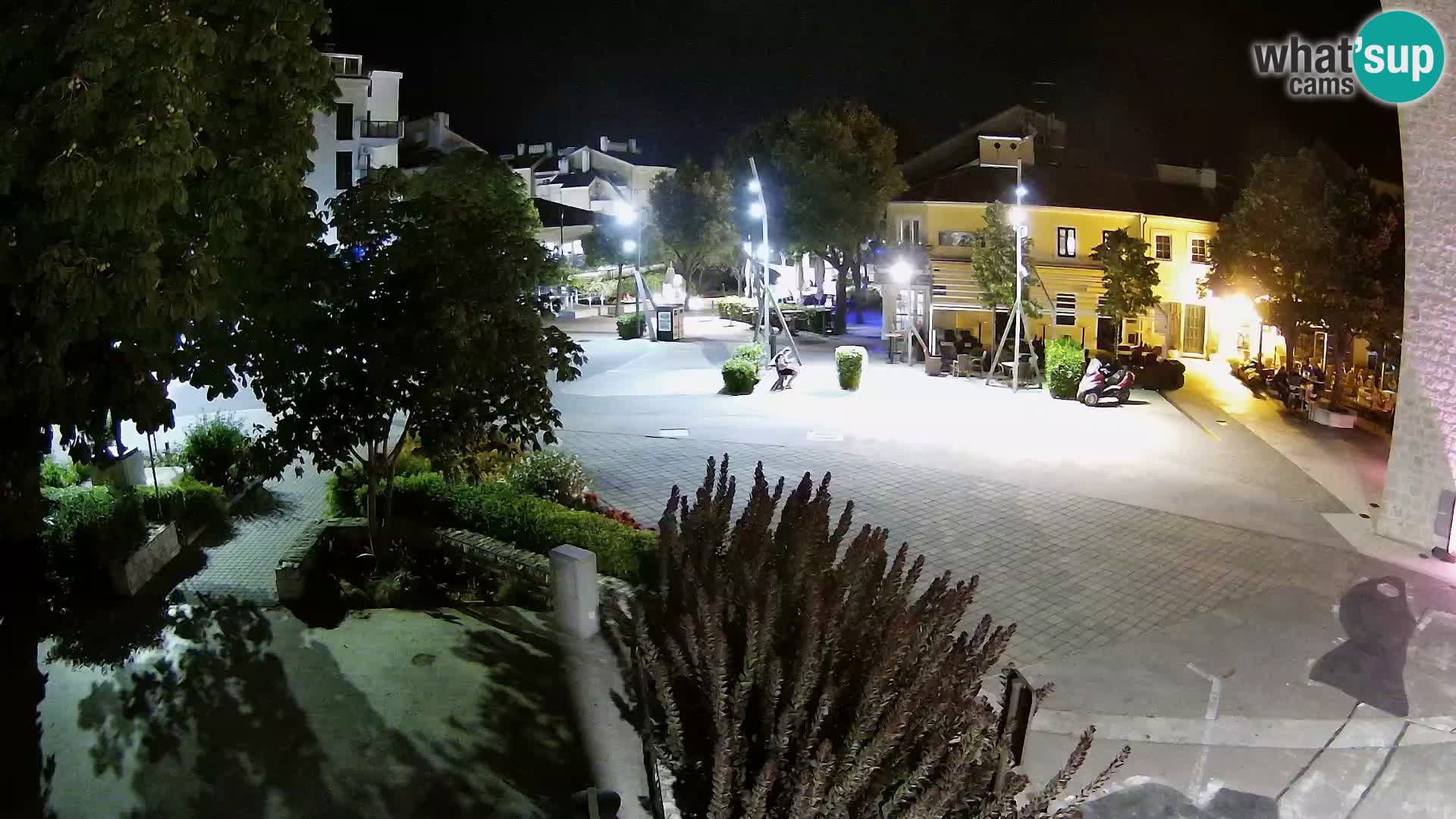 Webcam live – Novi Vinodolski – Main street Hrvatskih Branitelja