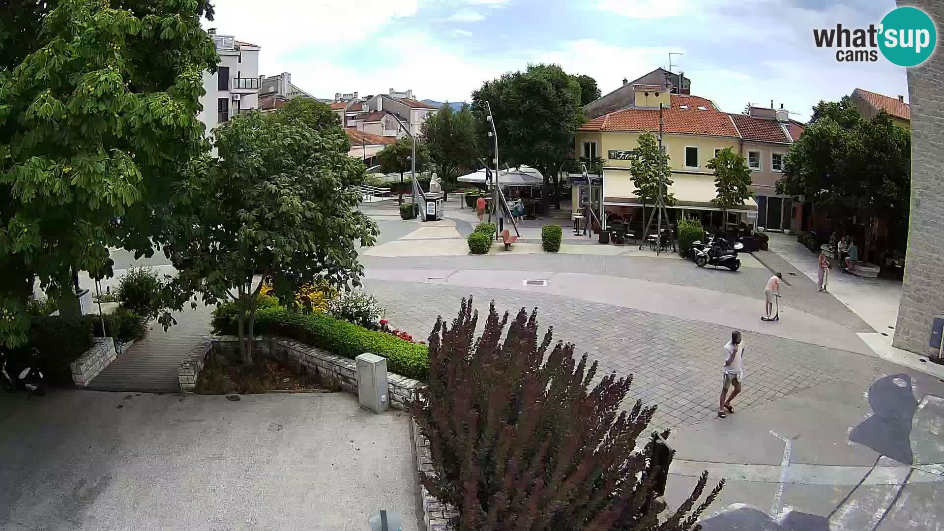 Spletna kamera – Novi Vinodolski –  Korzo Hrvatskih branitelja