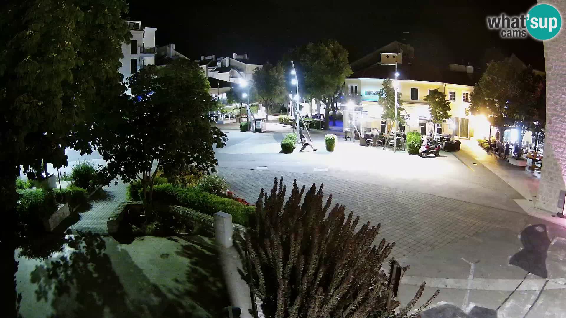 Webcam live – Novi Vinodolski – Main street Hrvatskih Branitelja
