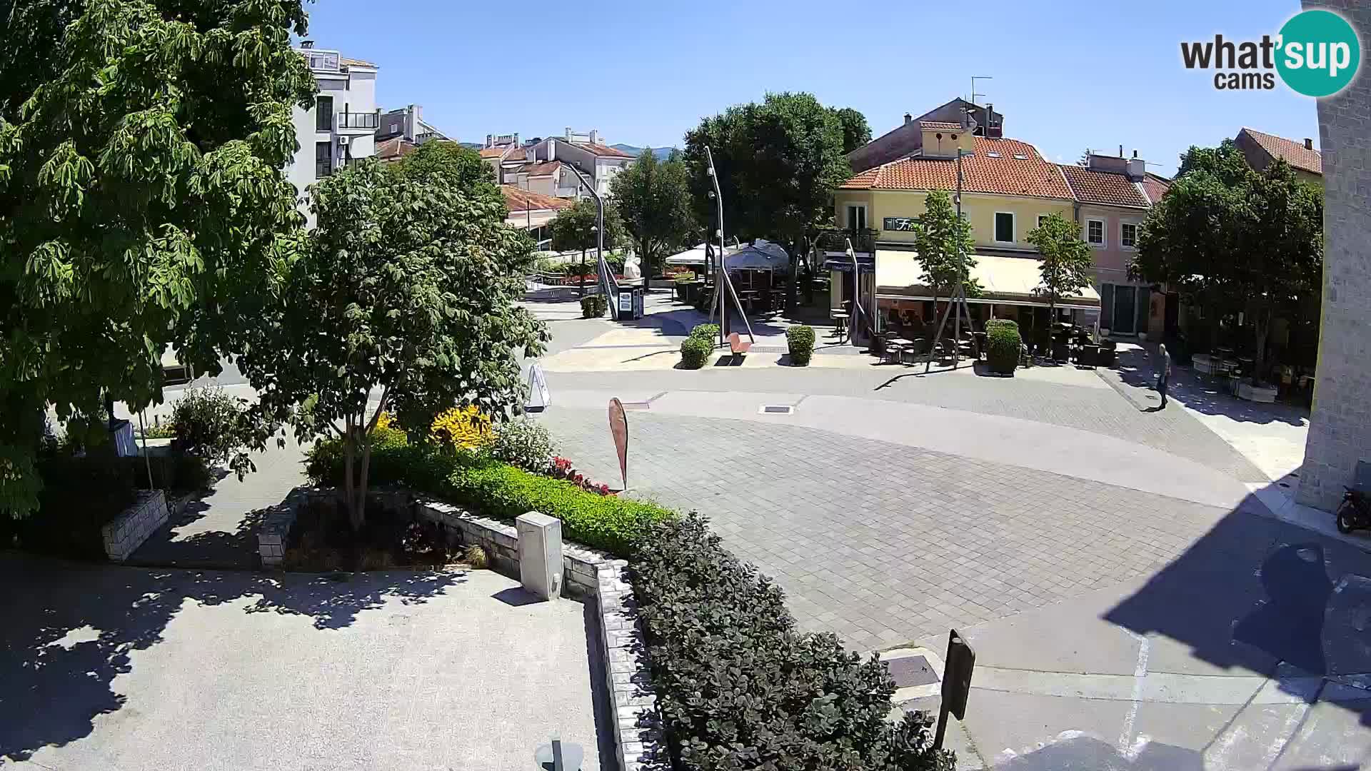 Webcam live – Novi Vinodolski – Main street Hrvatskih Branitelja