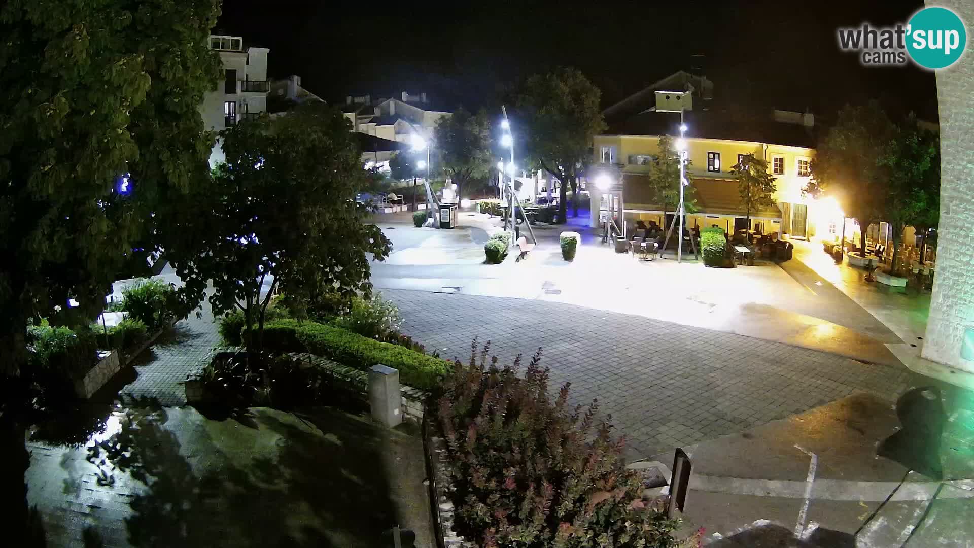 Webcam live – Novi Vinodolski – Main street Hrvatskih Branitelja