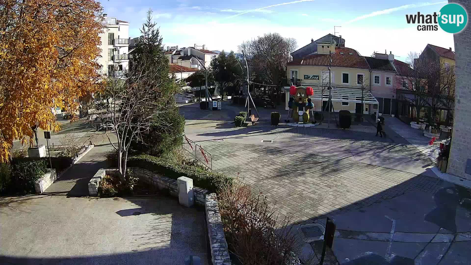 Webcam live – Novi Vinodolski – Main street Hrvatskih Branitelja