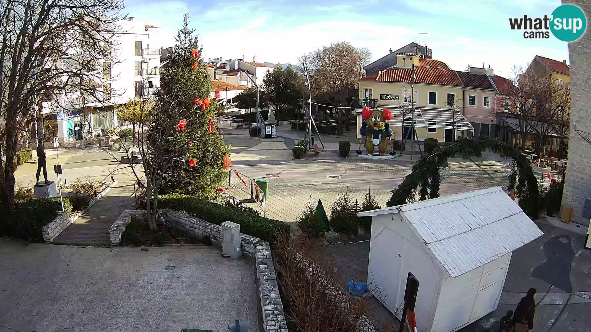 Webcam live – Novi Vinodolski – Main street Hrvatskih Branitelja