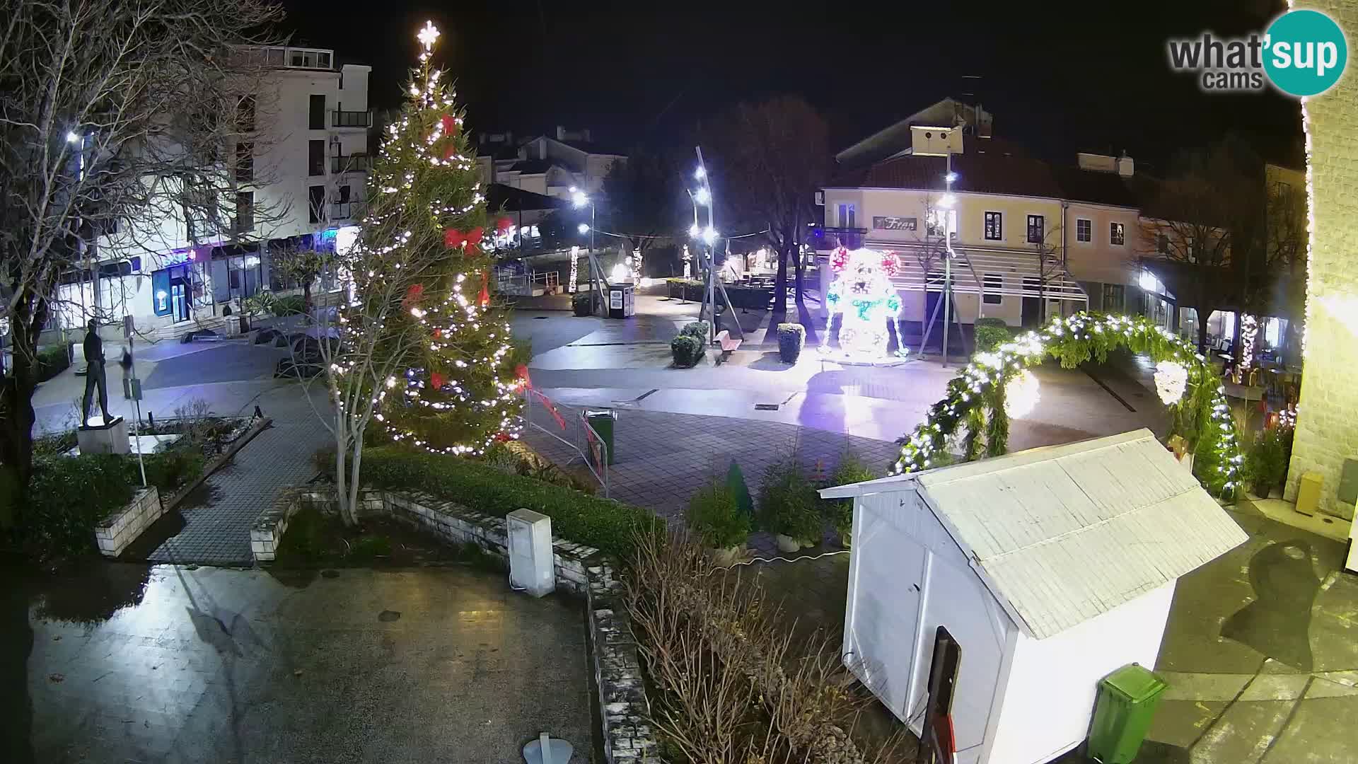 Spletna kamera – Novi Vinodolski –  Korzo Hrvatskih branitelja