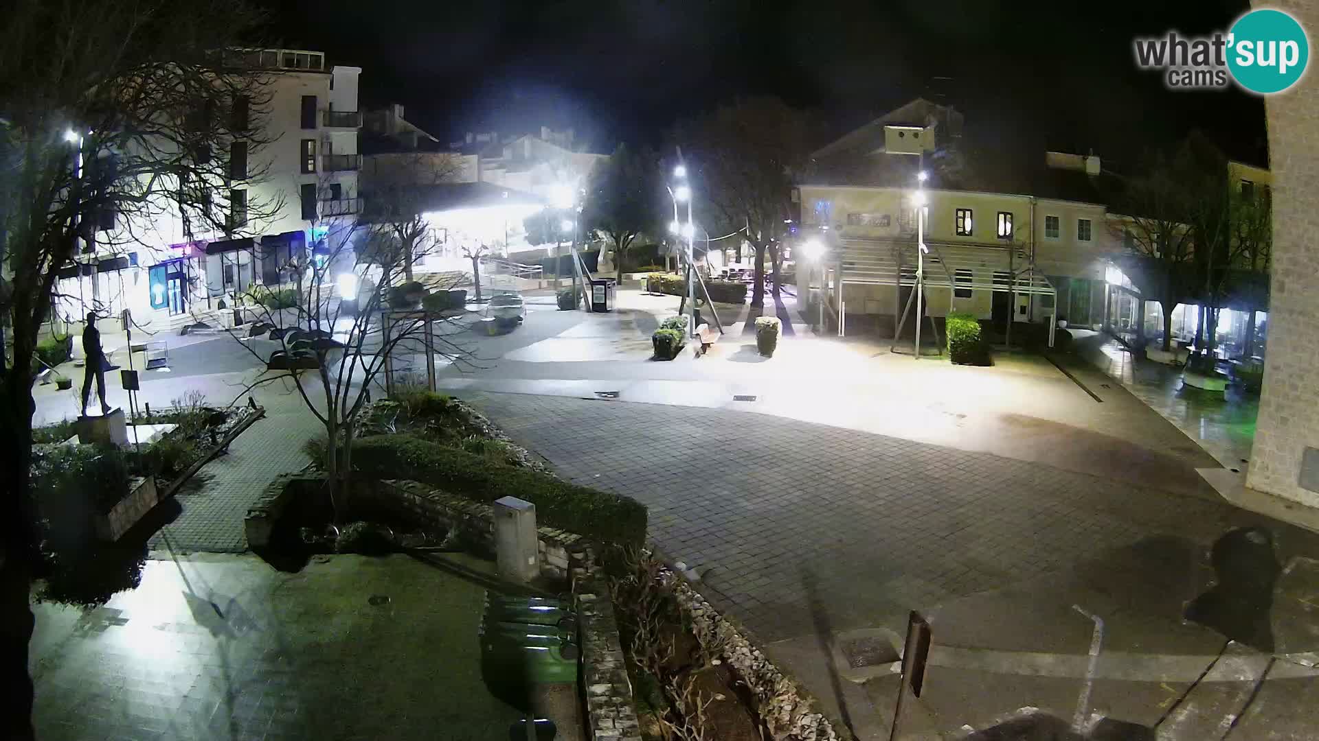 Webcam live – Novi Vinodolski – Main street Hrvatskih Branitelja