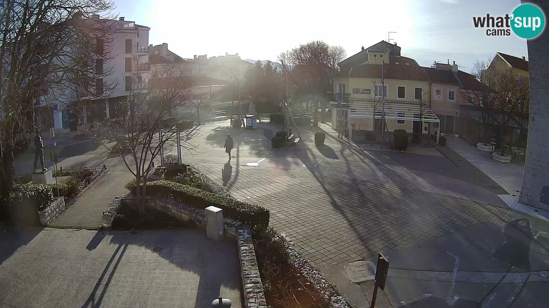 Webcam live – Novi Vinodolski – Main street Hrvatskih Branitelja