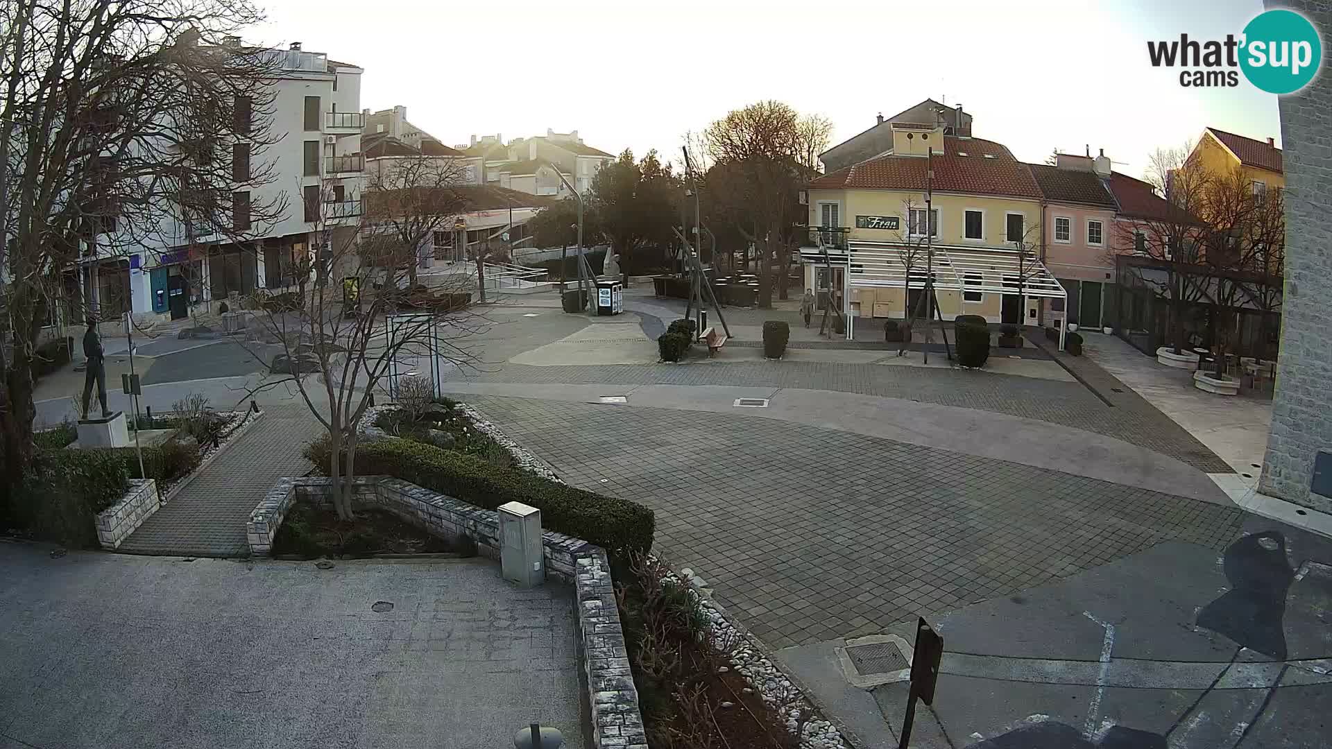 Spletna kamera – Novi Vinodolski –  Korzo Hrvatskih branitelja