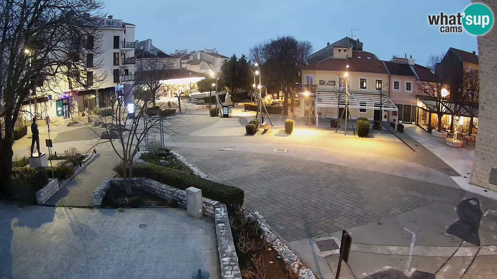 Webcam live – Novi Vinodolski – Main street Hrvatskih Branitelja