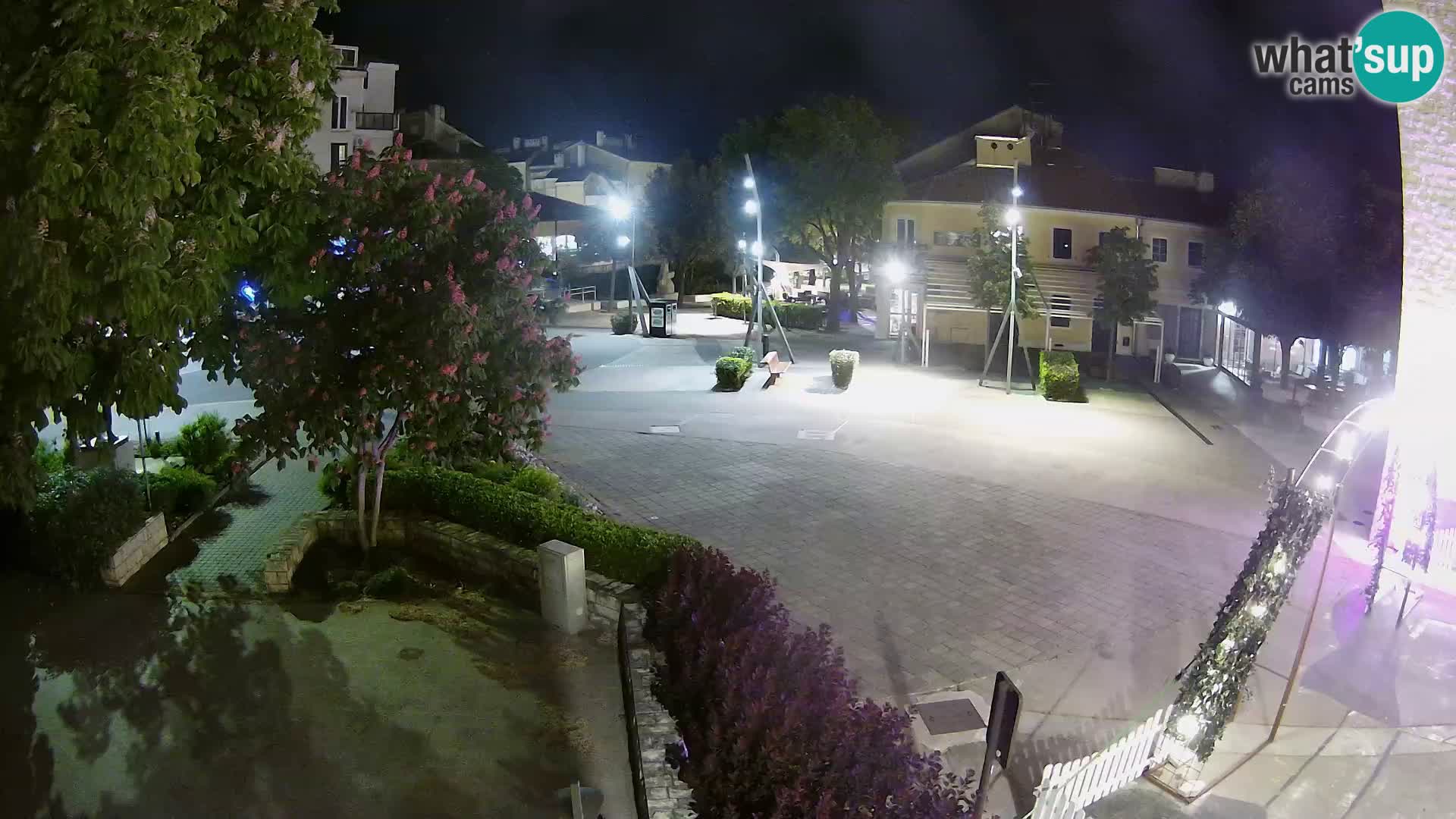 Webcam live – Novi Vinodolski – Main street Hrvatskih Branitelja