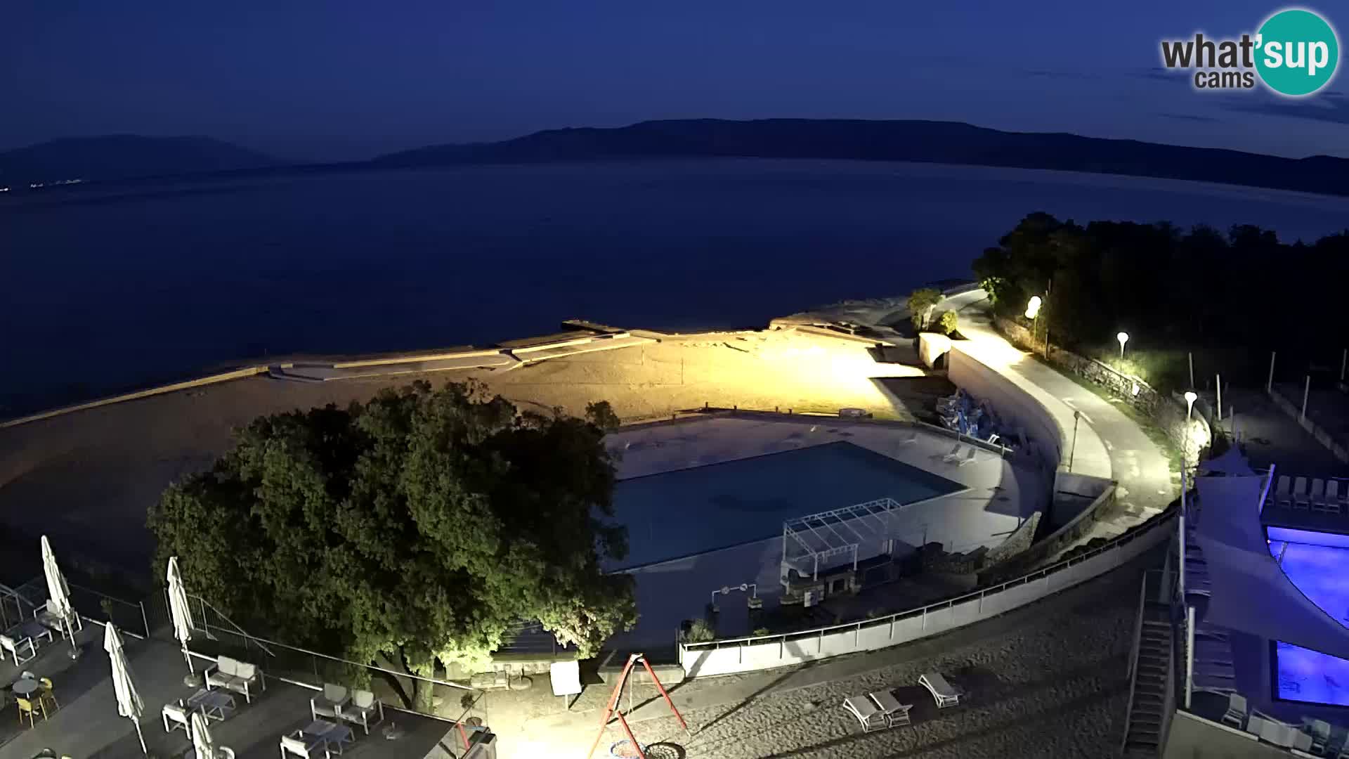 Novi Vinodolski – Beach – webcam live
