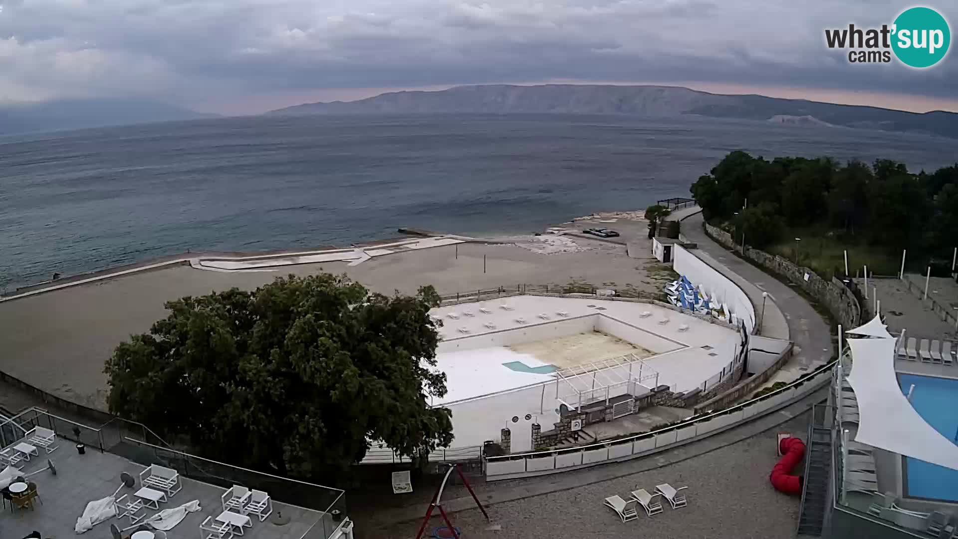 Novi Vinodolski – Beach – webcam live