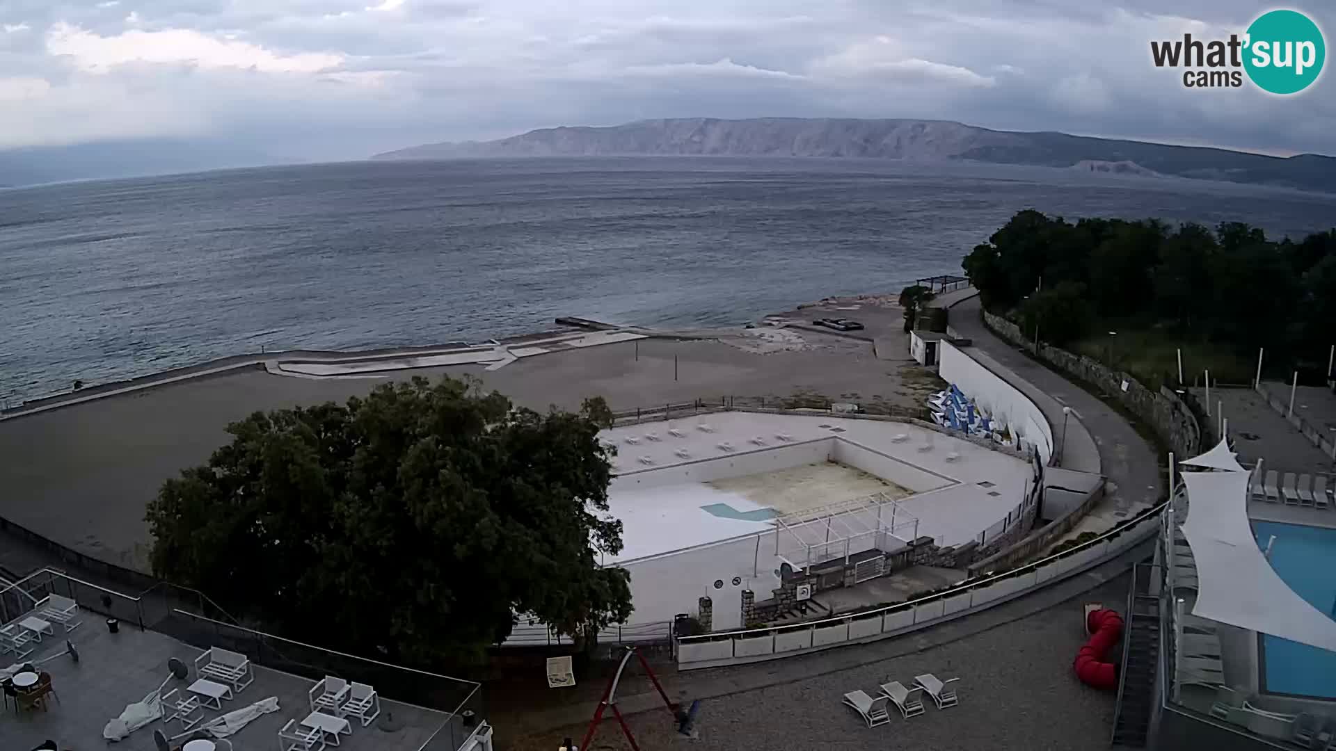 Novi Vinodolski – Beach – webcam live