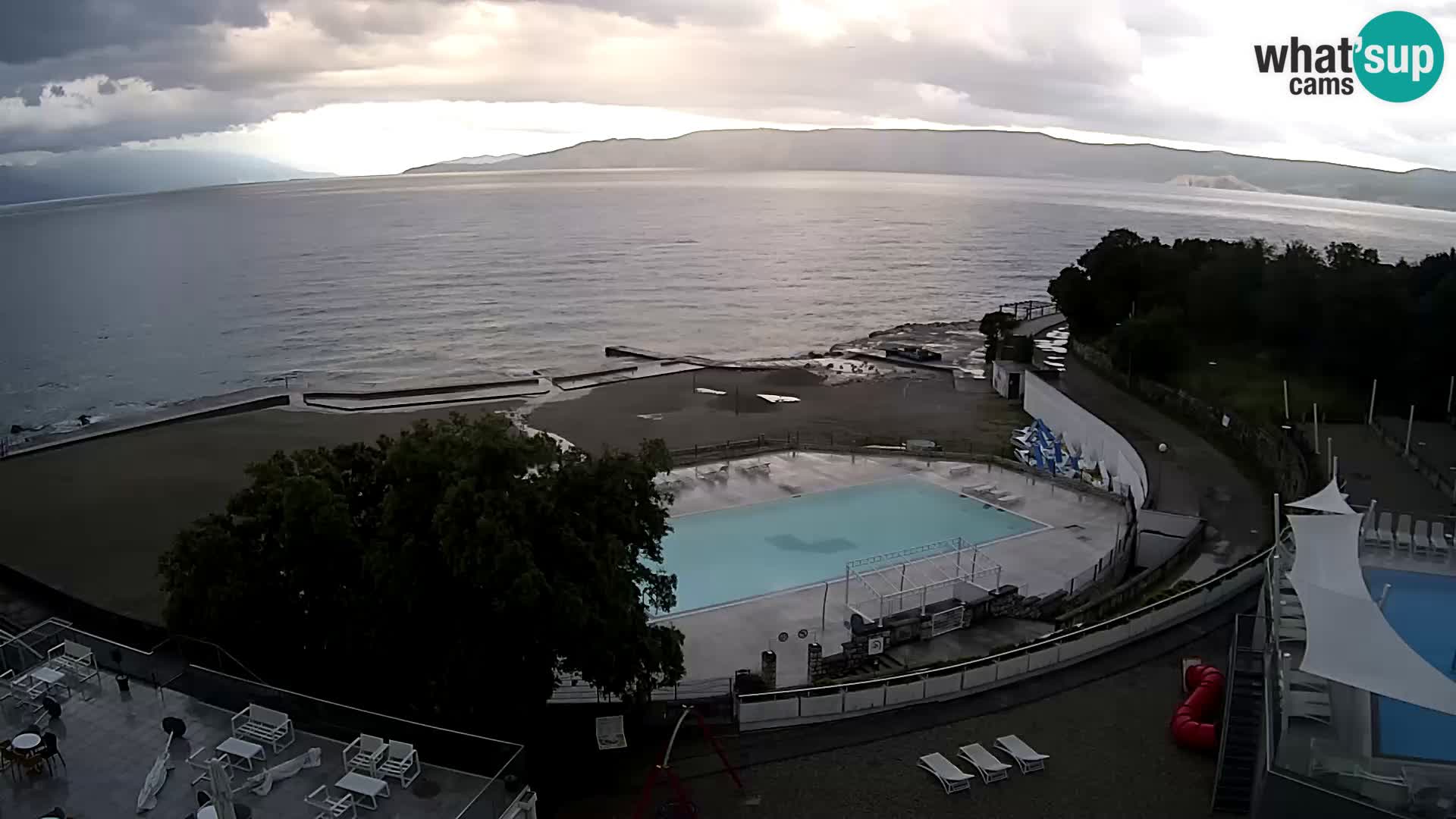 Novi Vinodolski – Beach – webcam live