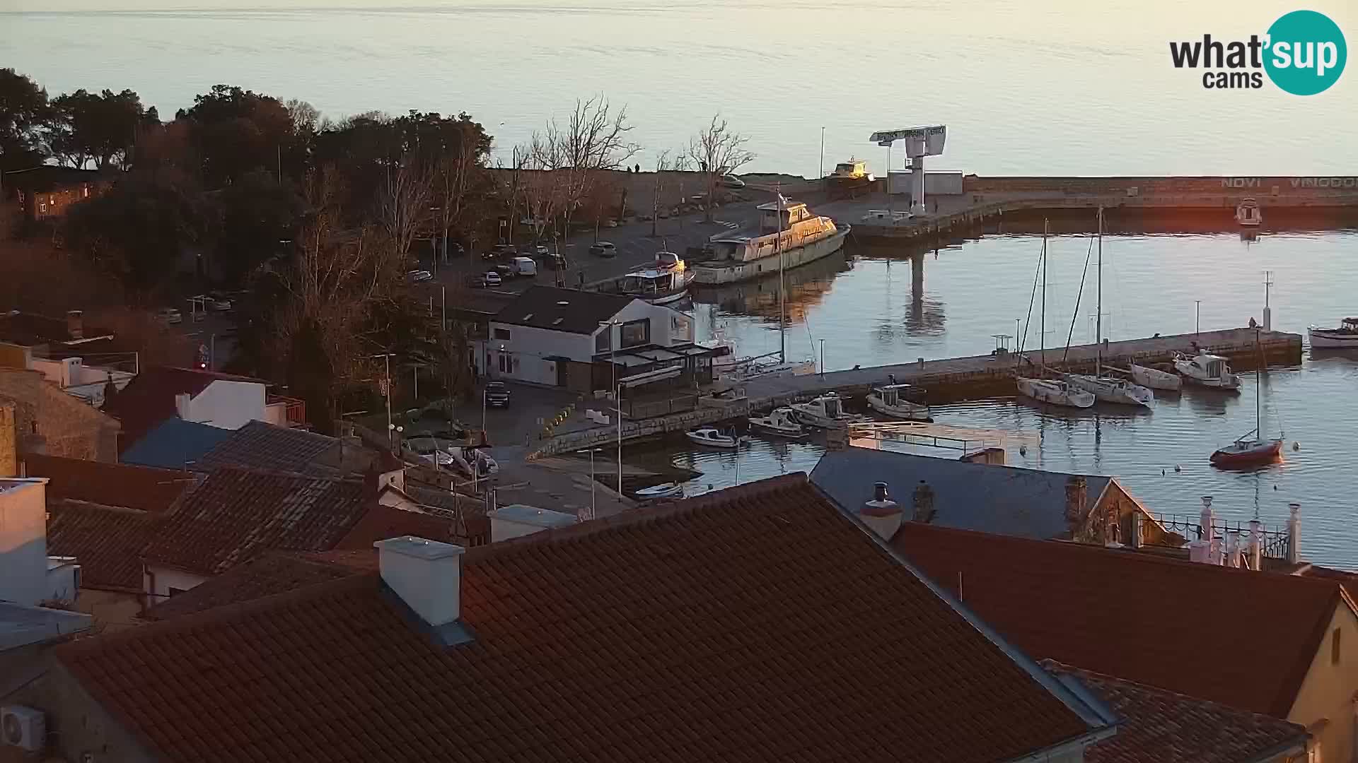 Panoramska spletna kamera Novi Vinodolski – Dalmacija v živo